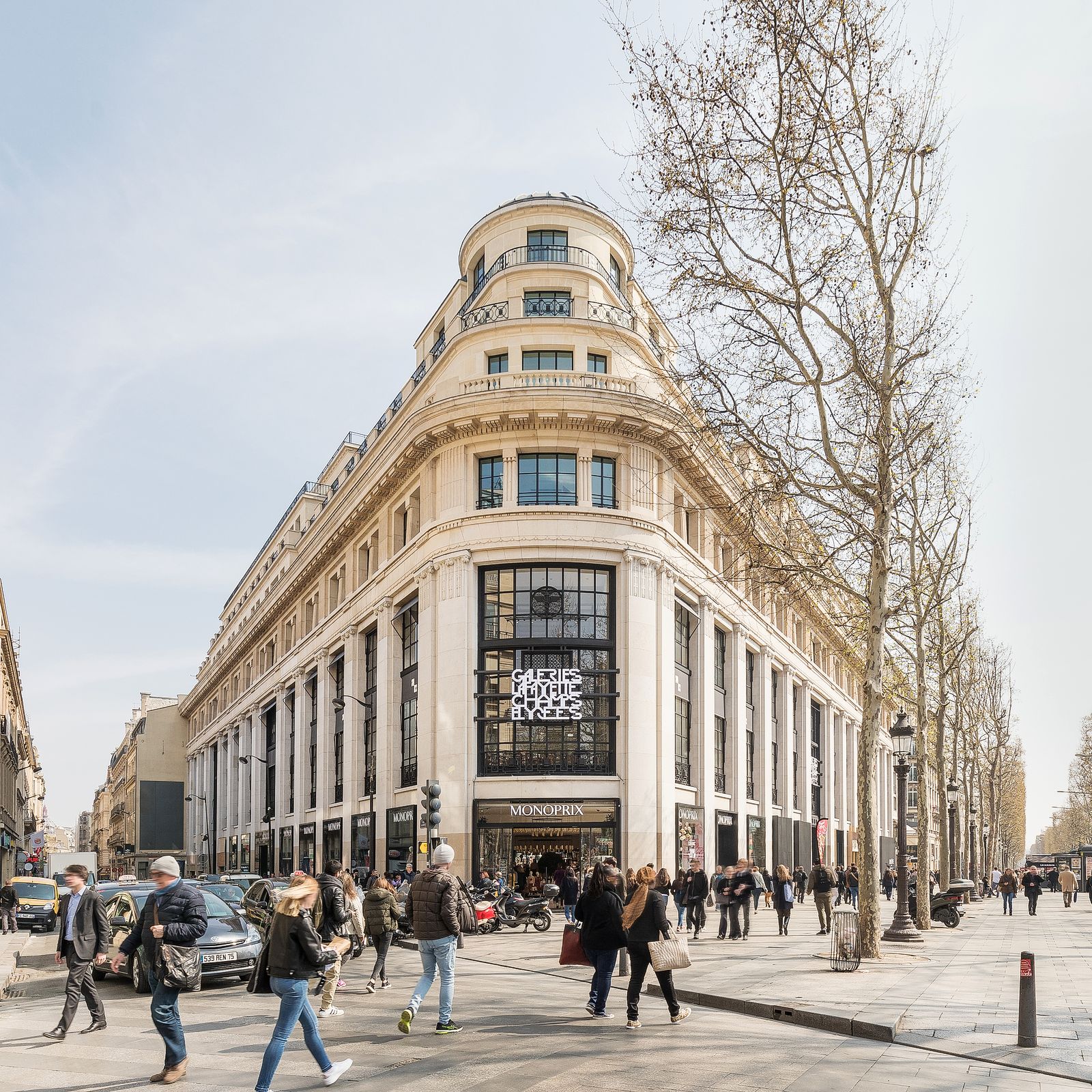 Галерея Lafayette Champs-Elysees Галерея Lafayette Champs-Elysees на Елисейских полях