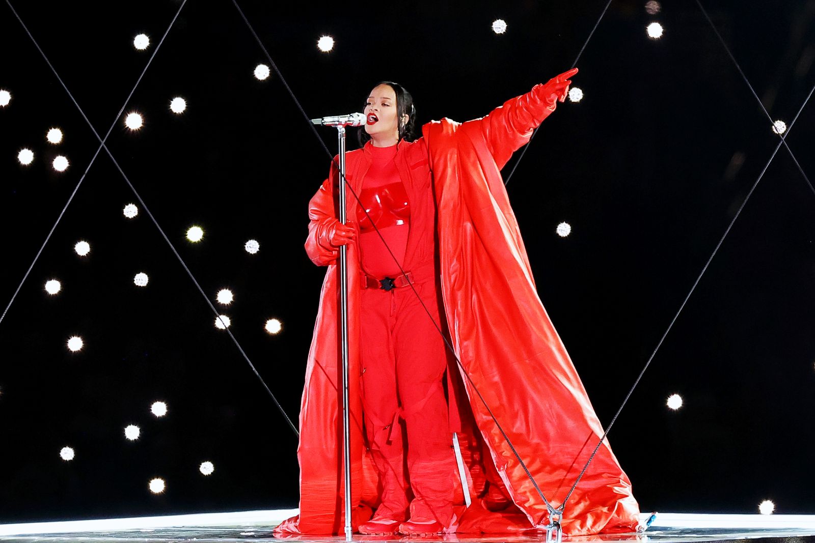 Рианна на шоу Super Bowl LVII в Аризоне, фото 10 Рианна на шоу Super Bowl LVII в Аризоне, 12 февраля 2023 г., фото 10