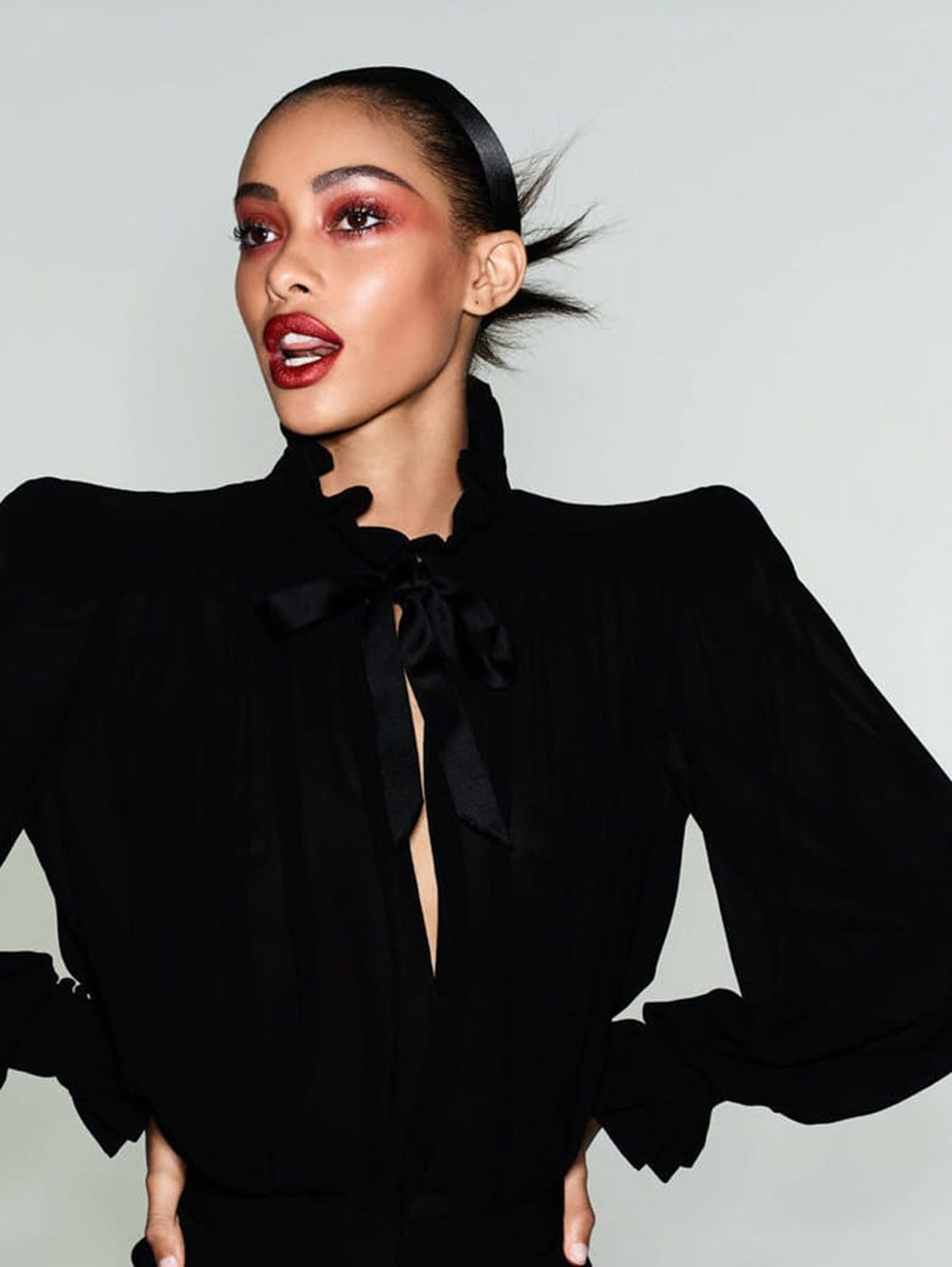 Модель Самил Берманнелли в фотосесии Бена Хассетта для Vogue Paris, фото 2 Самил Берманнелли в фотосесии Бена Хассетта для Vogue Paris, фото 2