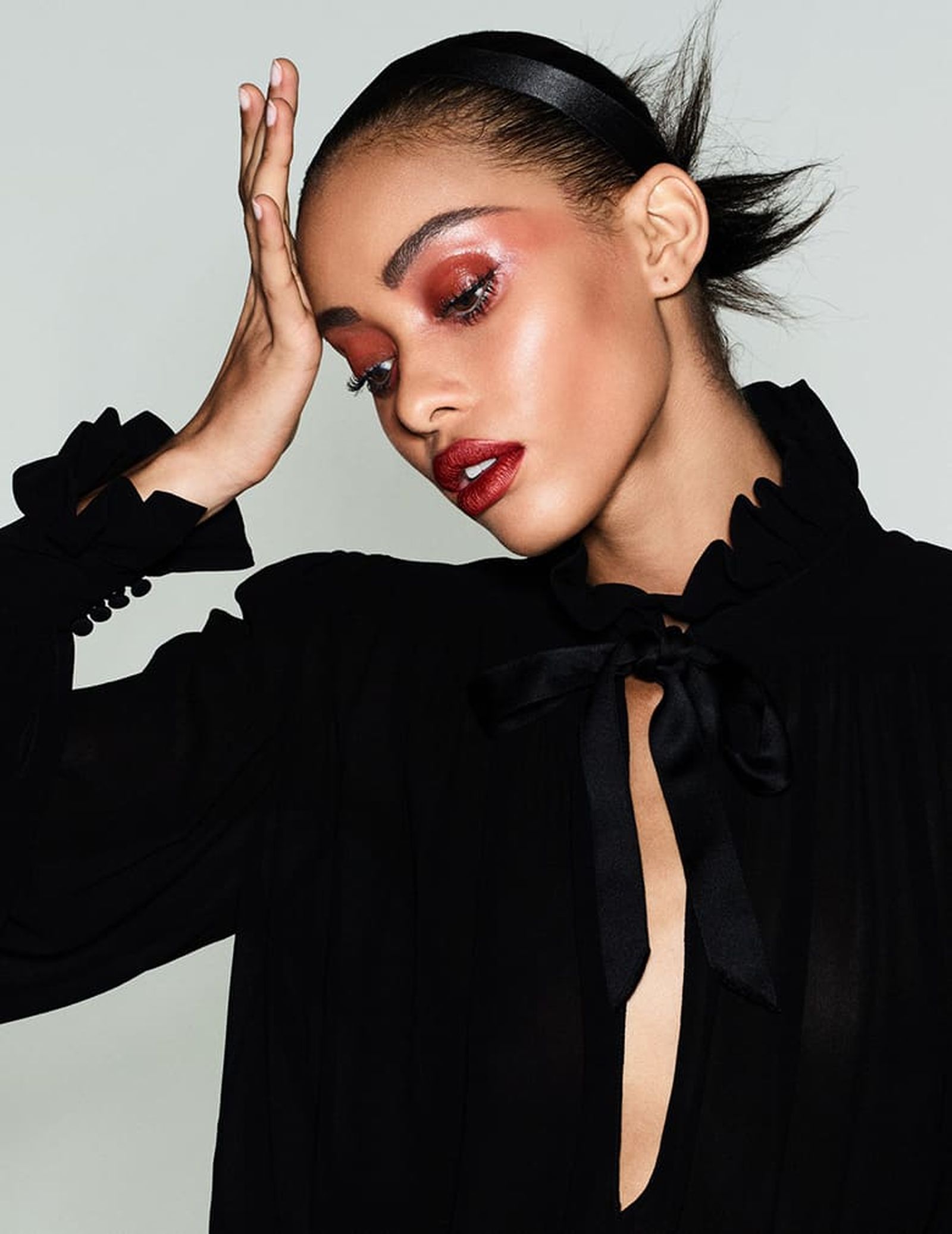 Модель Самил Берманнелли в фотосесии Бена Хассетта для Vogue Paris, фото 4 Самил Берманнелли в фотосесии Бена Хассетта для Vogue Paris, фото 4
