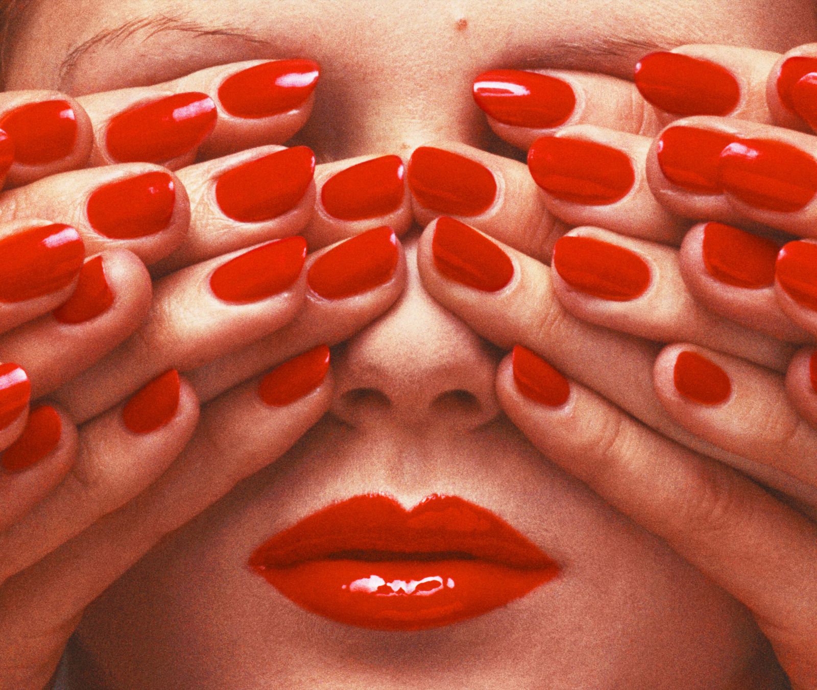 Vogue Paris. Фотограф Ги Бурден, 1970 г. Vogue Paris. Фотограф Ги Бурден, май 1970 г.