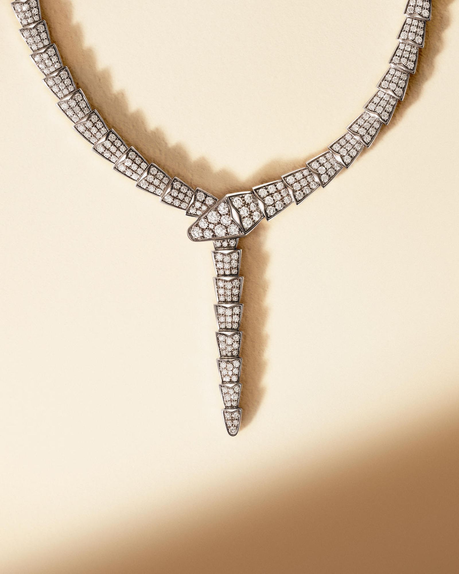 Выставка «Bvlgari Serpent: 75 лет бесконечных историй» в музее Тиссена-Борнемисы продлится до 16 апреля 2023, фото 15 Выставка «Bvlgari Serpent: 75 лет бесконечных историй» в музее Тиссена-Борнемисы, фото 15