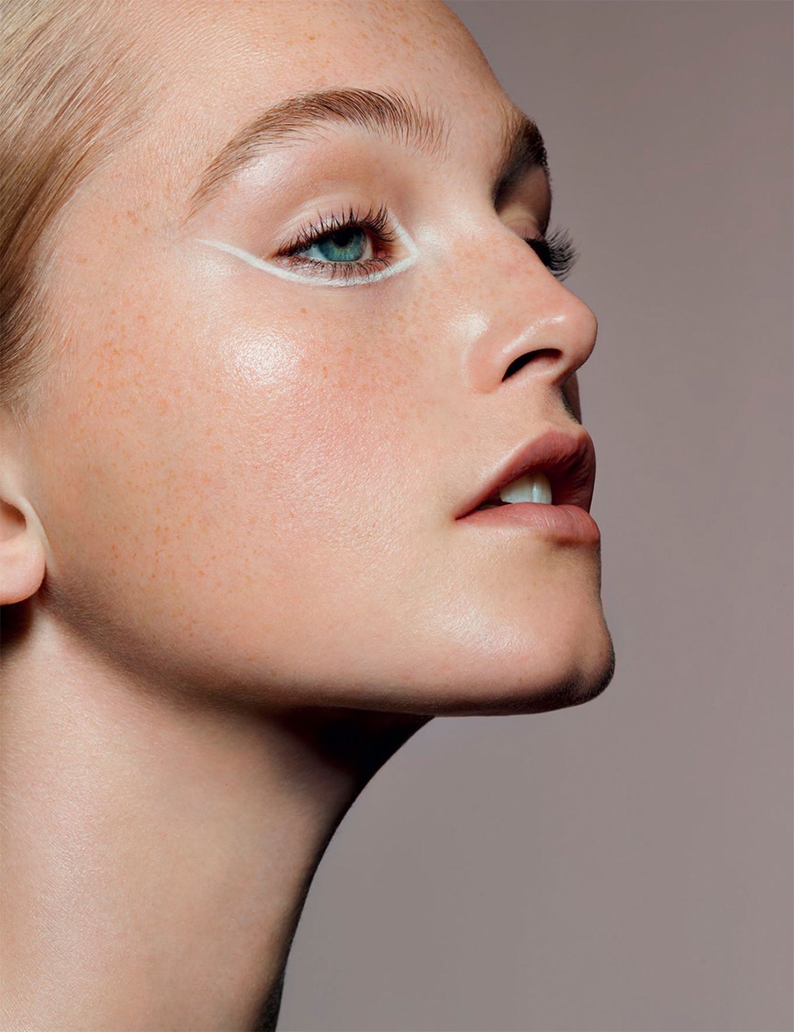 Chanel Beauty: Джин Кэмпбелл в фотосерии Лиз Коллинс для Vogue Germany, фото 3 Джин Кэмпбелл в фотосерии Лиз Коллинс для Vogue Germany, фото 3