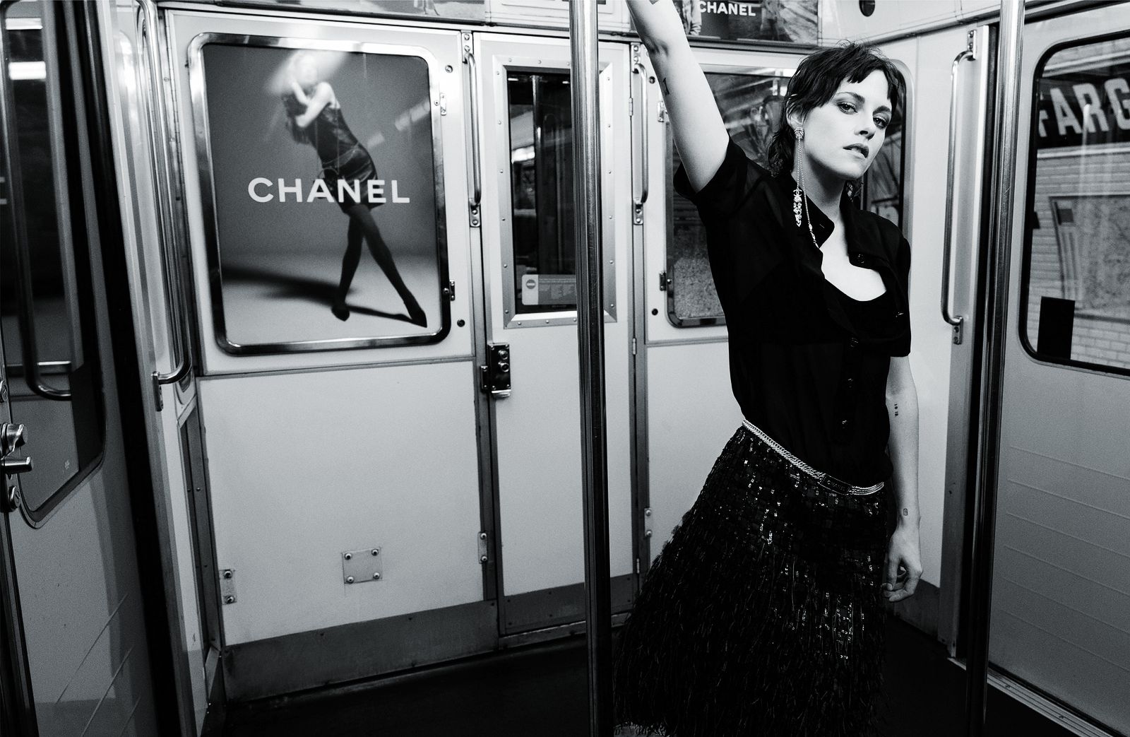 Chanel представляет рекламную кампанию весна-лето 2023 с Кристен Стюарт в главной роли, фото 10 Chanel представляет рекламную кампанию весна-лето 2023 с Кристен Стюарт, фото 10