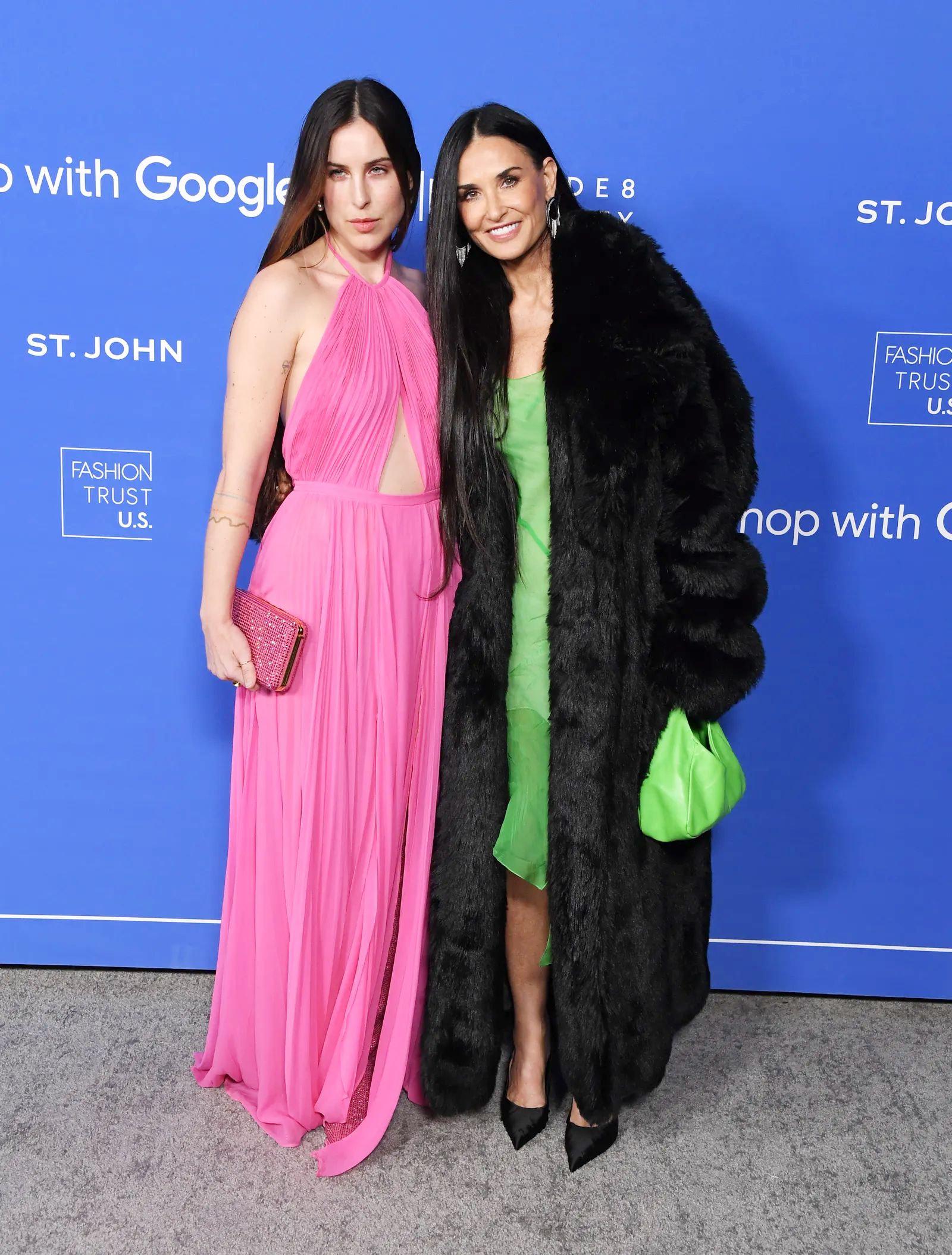 Деми Мур с дочерью Скаут ЛаРю Уиллис на церемонии вручения премий Fashion Trust US 2023 в Голливуде Деми Мур с дочерью Скаут ЛаРю Уиллис на церемонии вручения премий Fashion Trust US 2023 в Голливуде, 21 марта 2023 г.