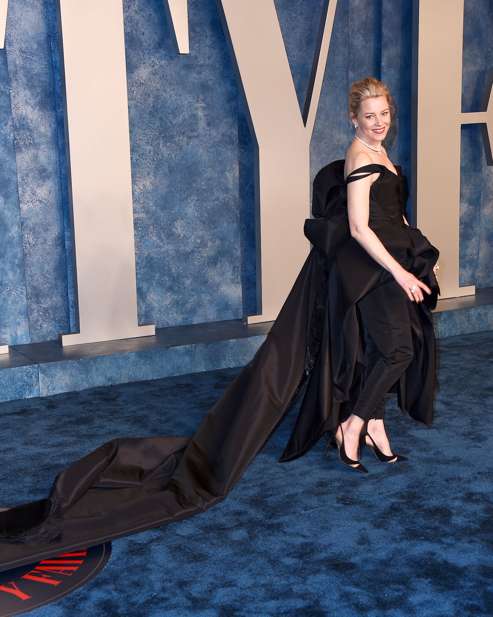 Элизабет Бэнкс на вечеринке Vanity Fair 2023, фото 1 Элизабет Бэнкс на вечеринке Vanity Fair 2023, 12 марта 2023 г., фото 1