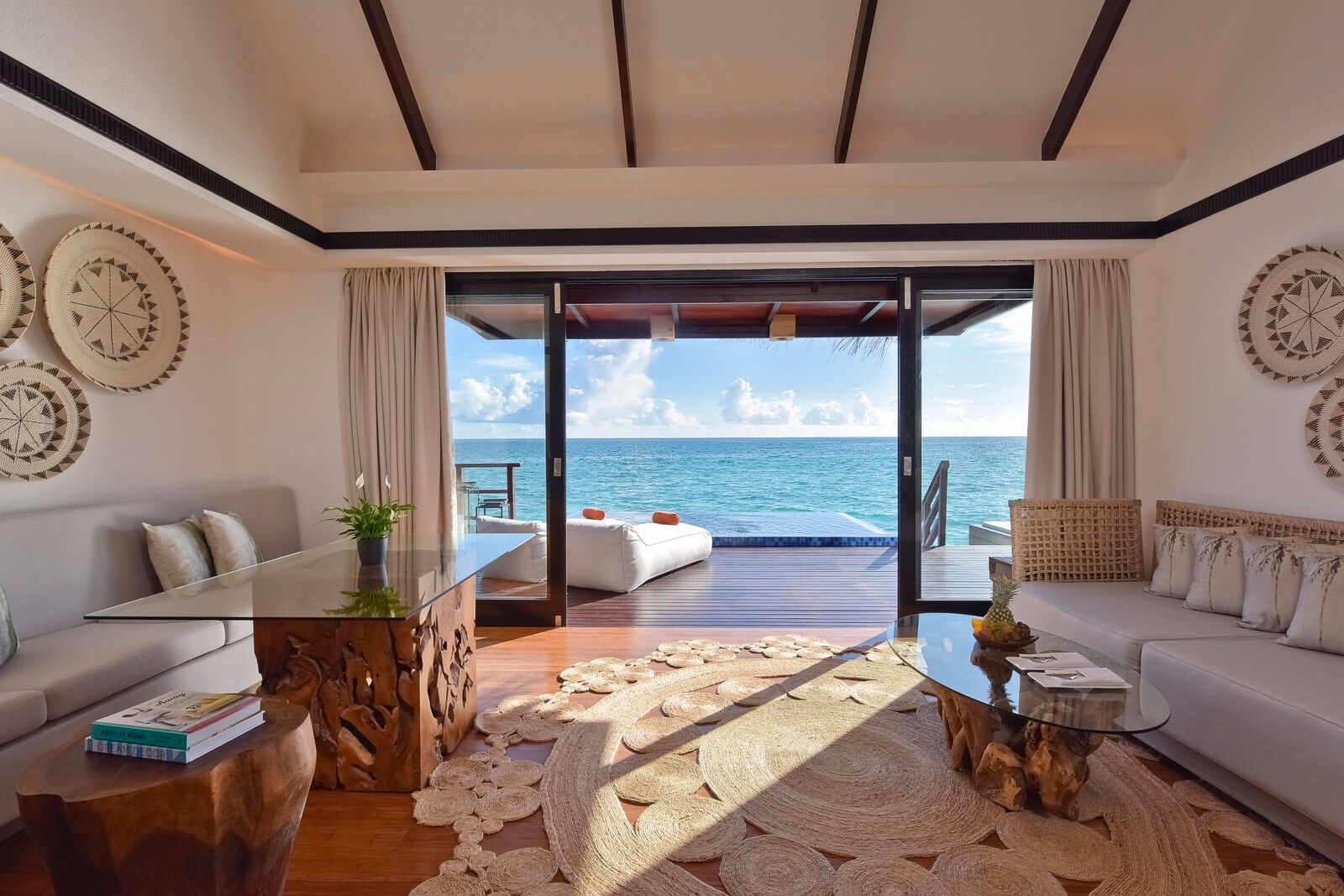 С 1 по 30 апреля гостей курорта Grand Park Kodhipparu Maldives ожидает пасхальная программа, фото 1 Гостей курорта Grand Park Kodhipparu Maldives ожидает пасхальная программа, фото 1