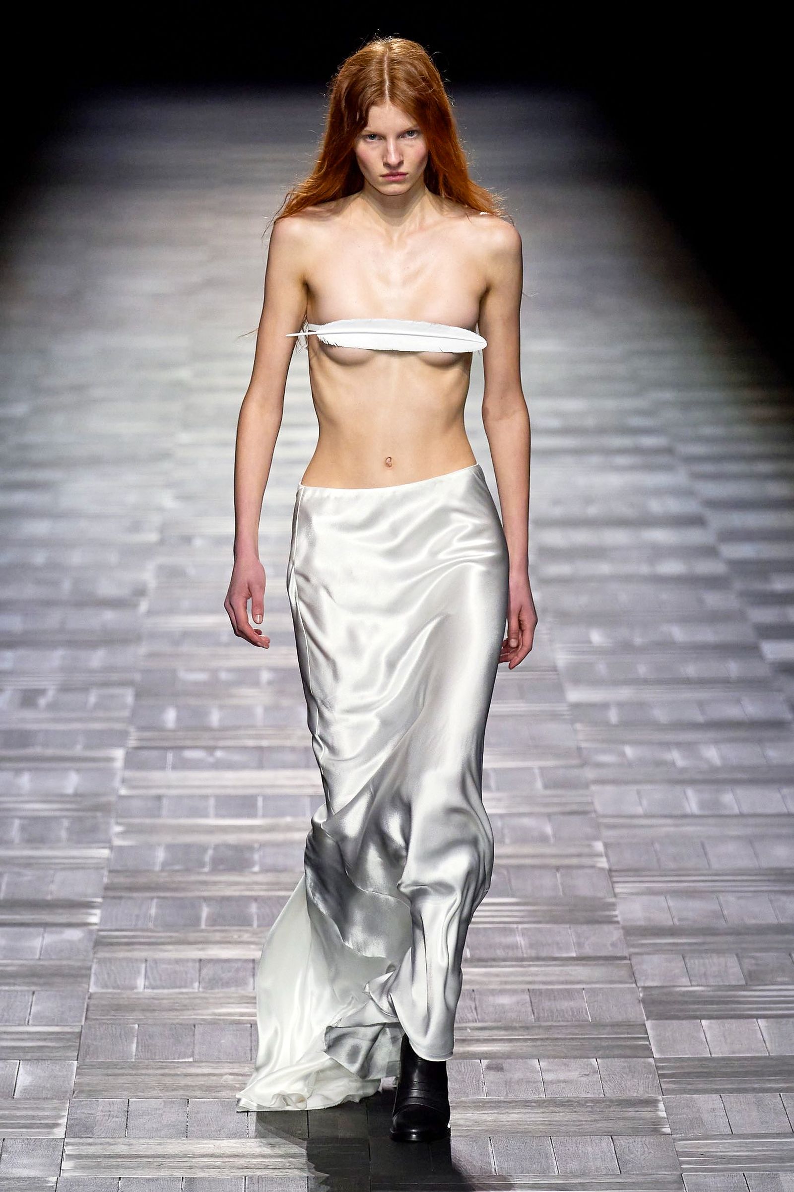 Фешн-шоу Ann Demeulemeester Шоу Ann Demeulemeester Fall 2023