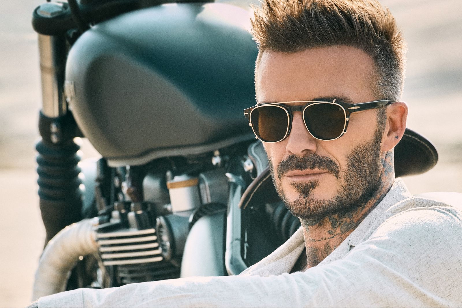 Дэвид Бекхэм представил коллекцию собственной линии очков David Beckham Весна/Лето 2023, фото 2 Дэвид Бекхэм представил коллекцию очков David Beckham Весна/Лето 2023, фото 2