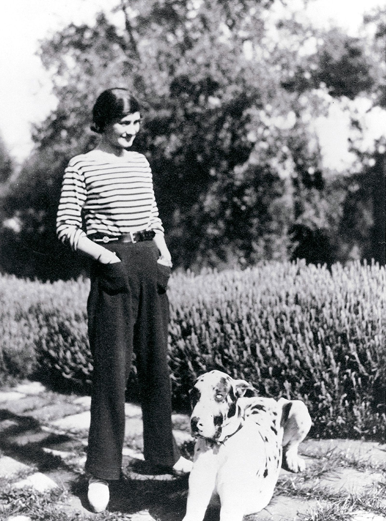 Дизайнер Коко Шанель, 1930 г. Коко Шанель, 1930 г.