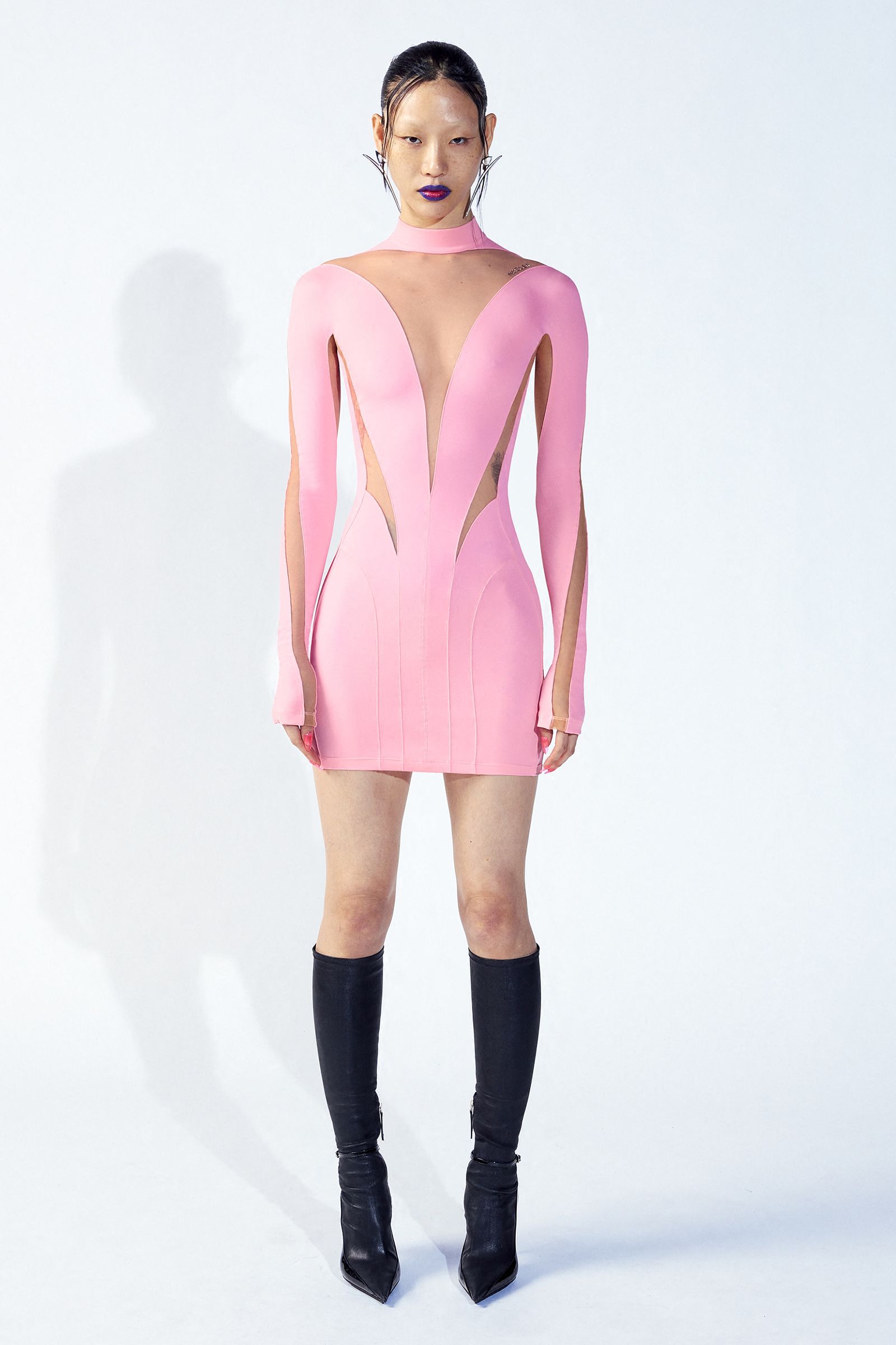 Лукбук коллекции H&M x Mugler, фото 17 Лукбук коллекции H&M x Mugler, 5 апреля 2023 г., фото 17