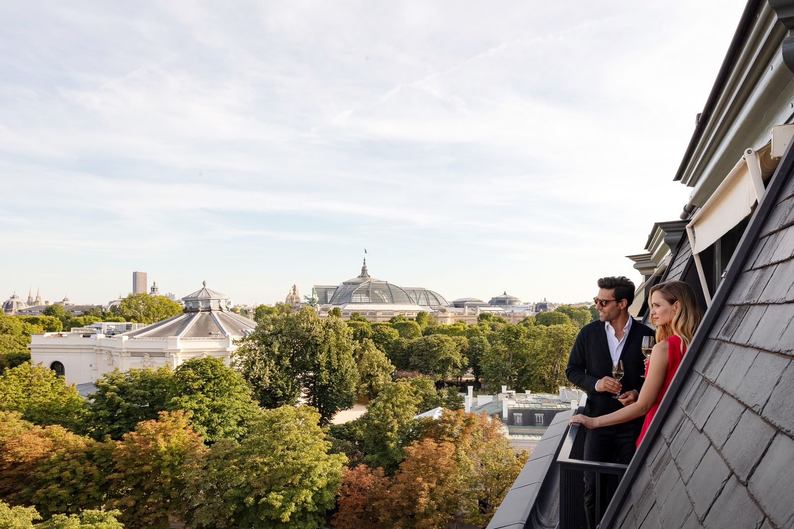Вид из отеля La Réserve Paris в Париже Вид из отеля La Réserve Paris