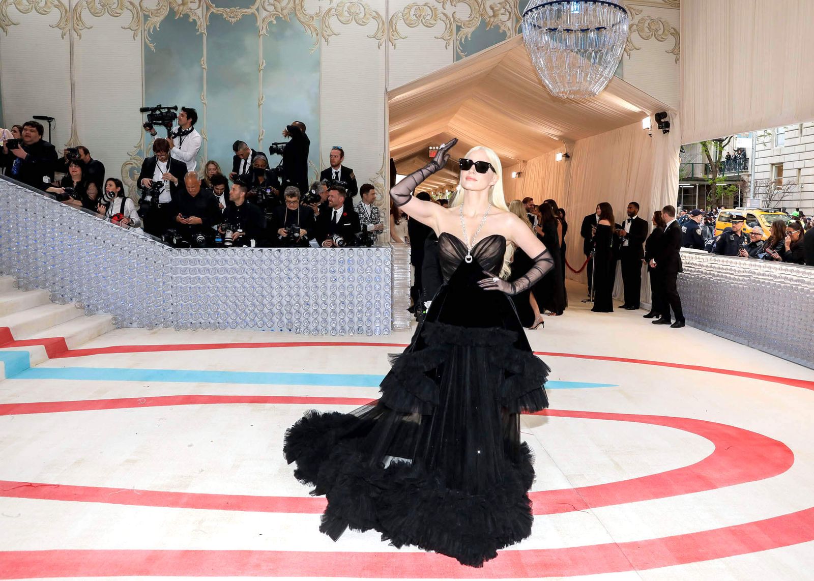 Джессика Честейн на Балу Института костюма Met Gala 2023, фото 1 Джессика Честейн на Балу Института костюма Met Gala 2023, 1 мая 2023 г., фото 1
