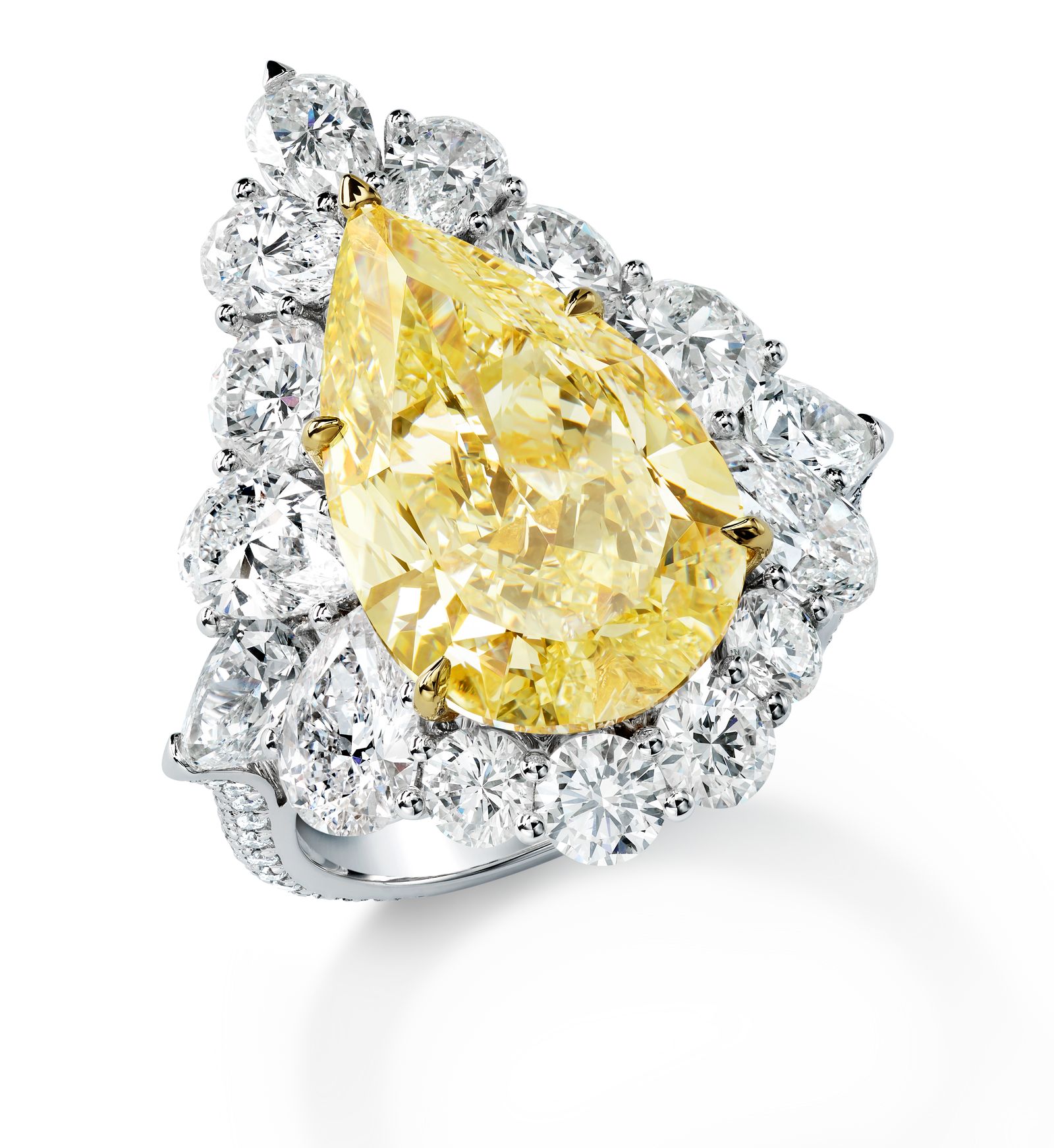 Кольцо Chopard Red Carpet 2023 Кольцо Chopard Red Carpet 2023 из 18-каратного белого и желтого «этичного» золота