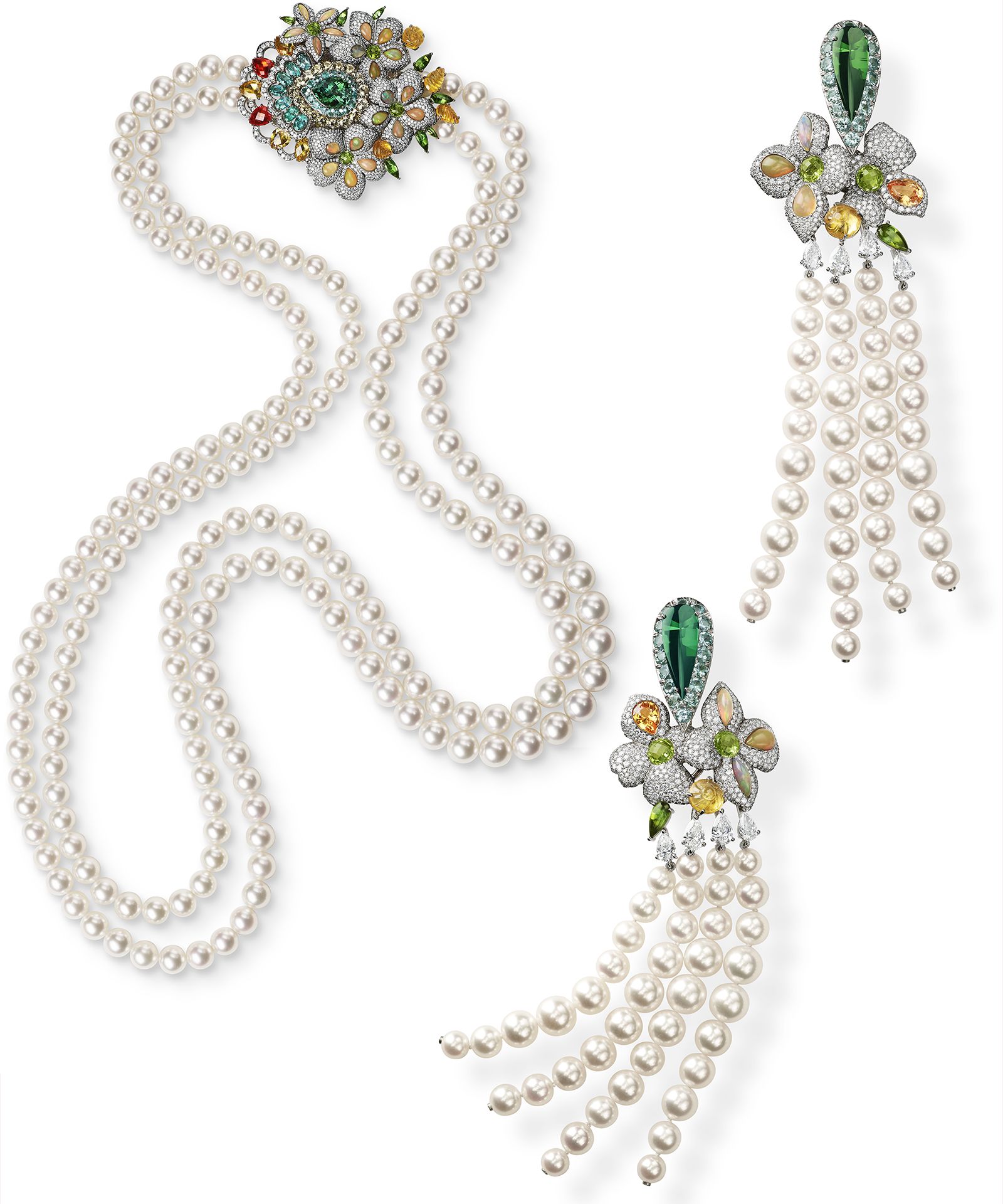 Колье из жемчуга Chopard Red Carpet 2023 и серьги Chopard Red Carpet Колье из жемчуга Chopard Red Carpet 2023 и серьги Chopard Red Carpet из 18-каратного белого «этичного» золота