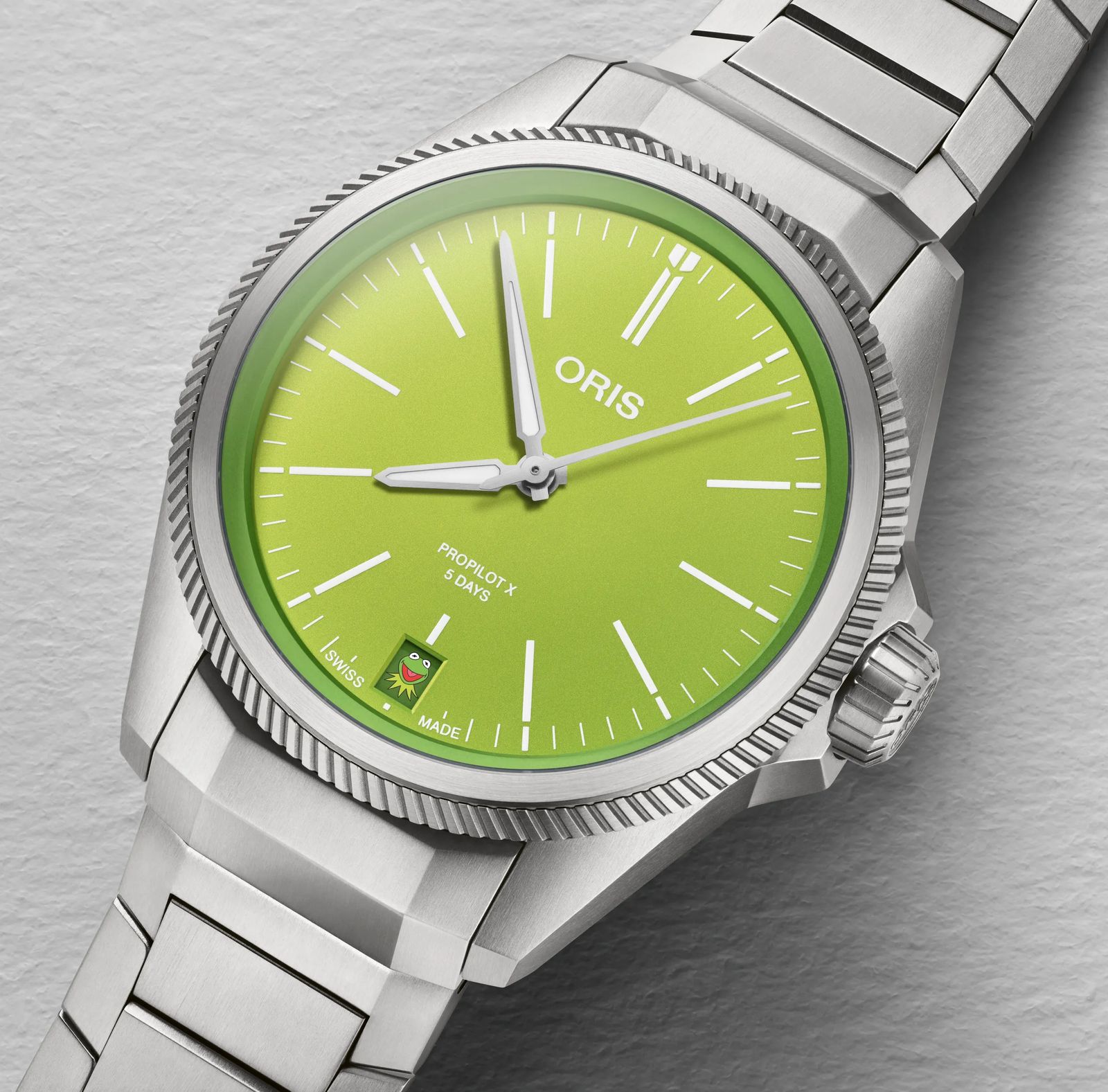 Oris представляет часы ProPilot X Kermit Edition, вдохновленные лягушонком Кермитом из «Маппет-шоу», фото 1 Oris представляет часы ProPilot X Kermit Edition, фото 1