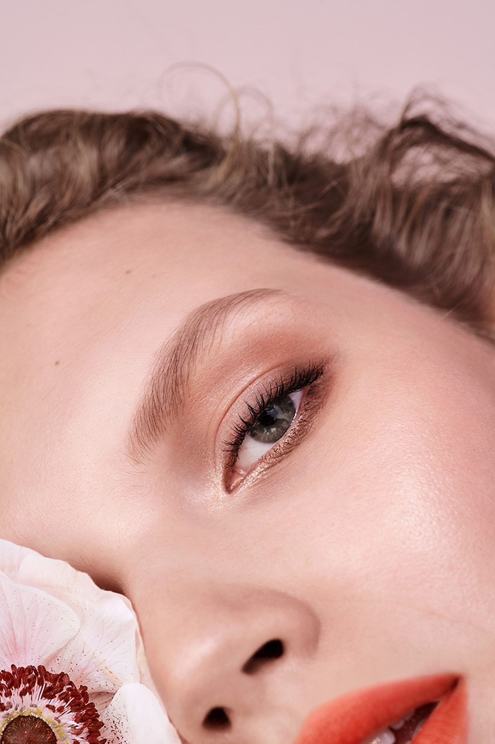 Нежные оттенки в совместной коллаборации дизайнера Ulla Johnson и Bobbi Brown, фото 1 Совместная коллаборация дизайнера Ulla Johnson и Bobbi Brown, фото 1