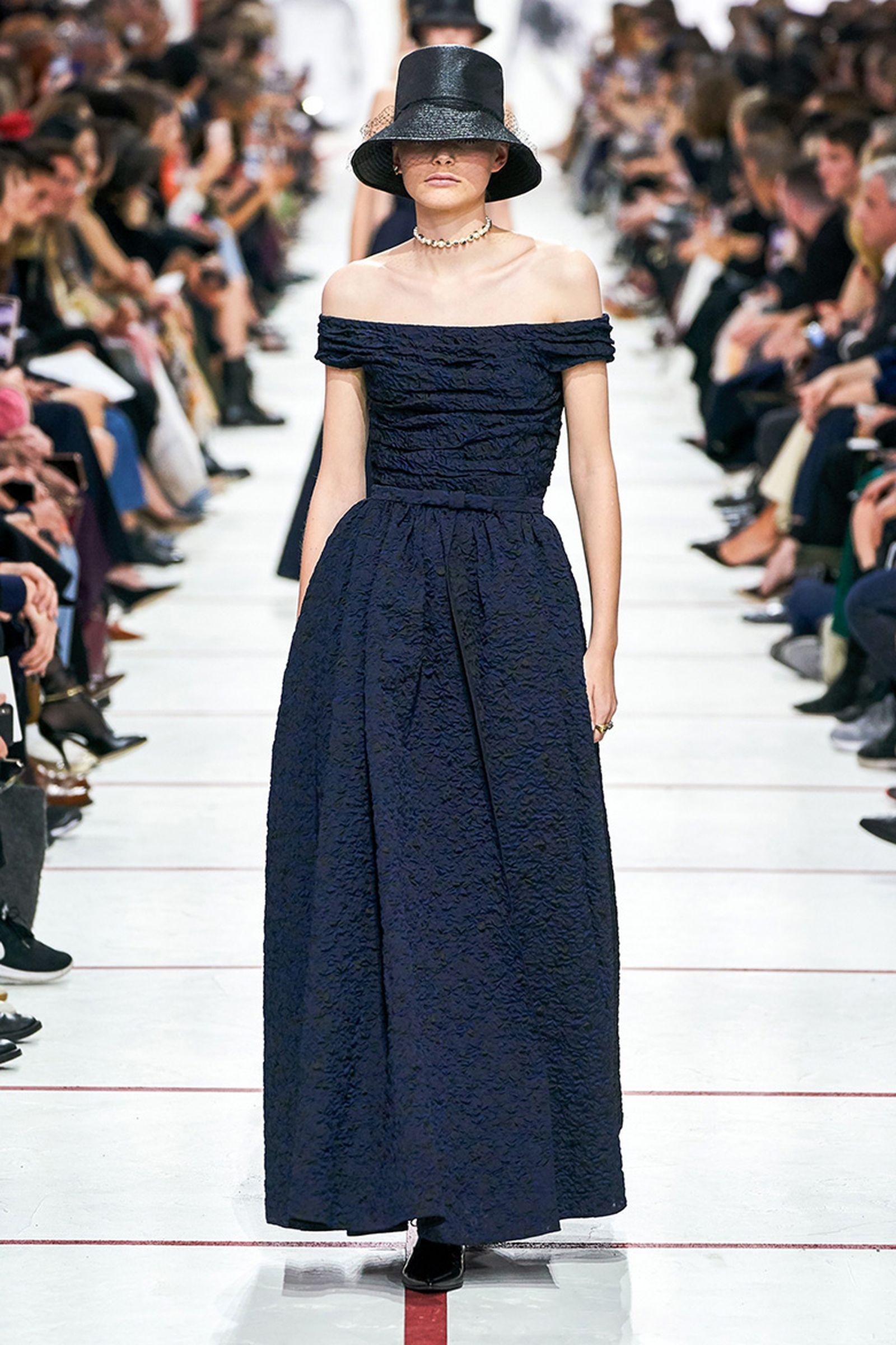 шоу Christian Dior Fall 2019 Christian Dior Fall 2019