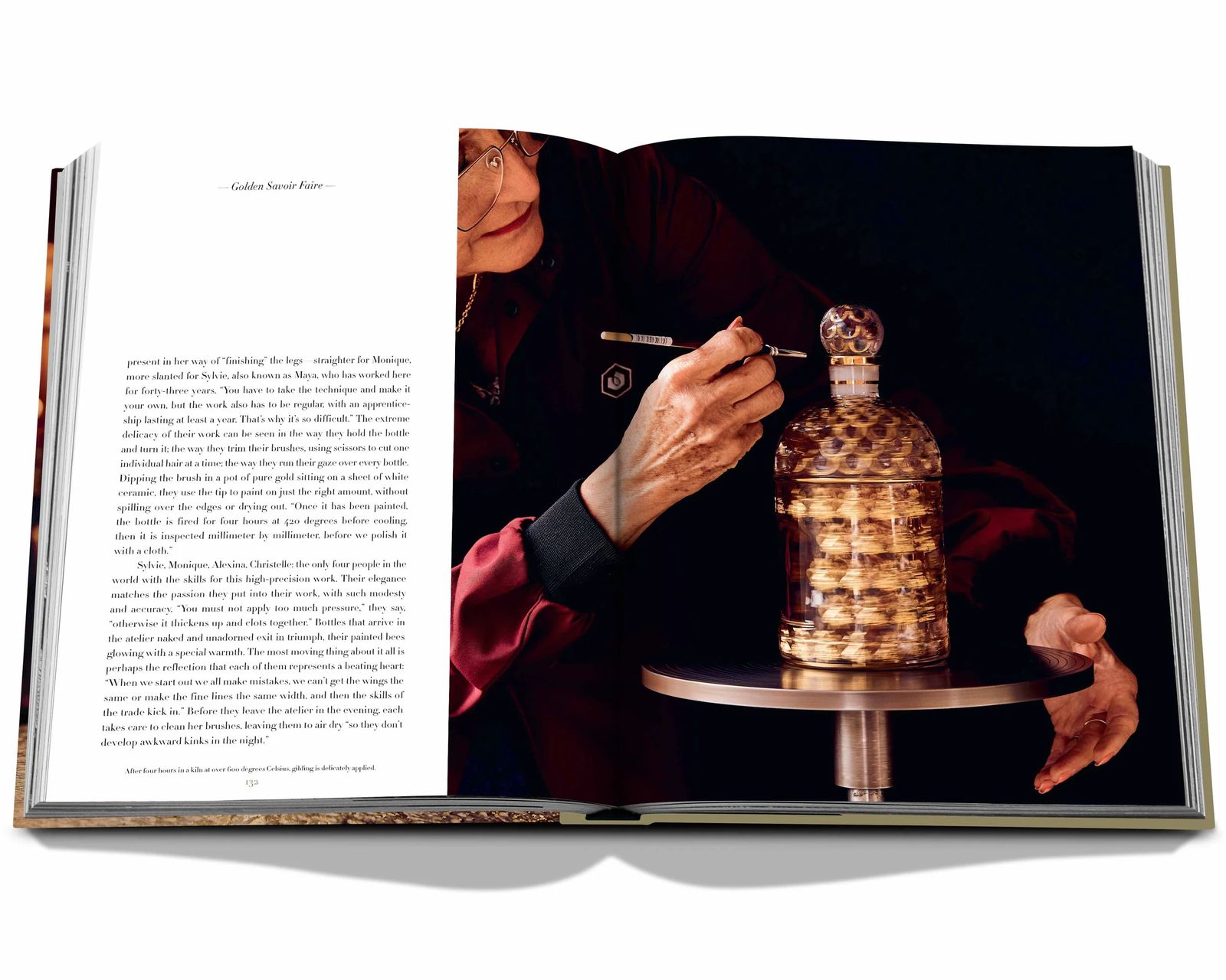 Издательство Assouline представляет издание «Guerlain: An Imperial Icon» к 170-летию Flacon aux Abeilles, фото 7 «Guerlain: An Imperial Icon» к 170-летию Flacon aux Abeilles, фото 8
