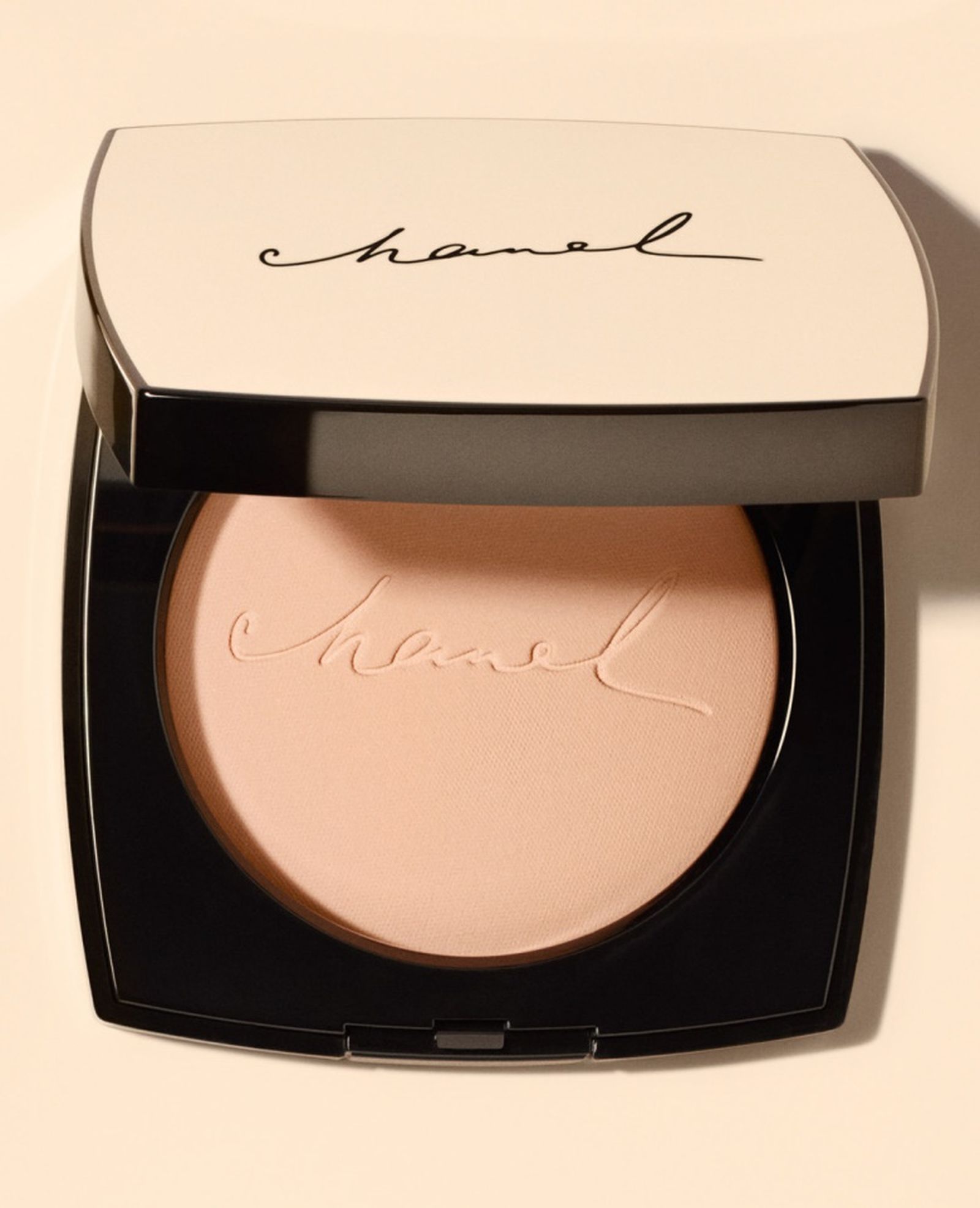 пудра Les Beiges Healthy Glow Sheer Powder