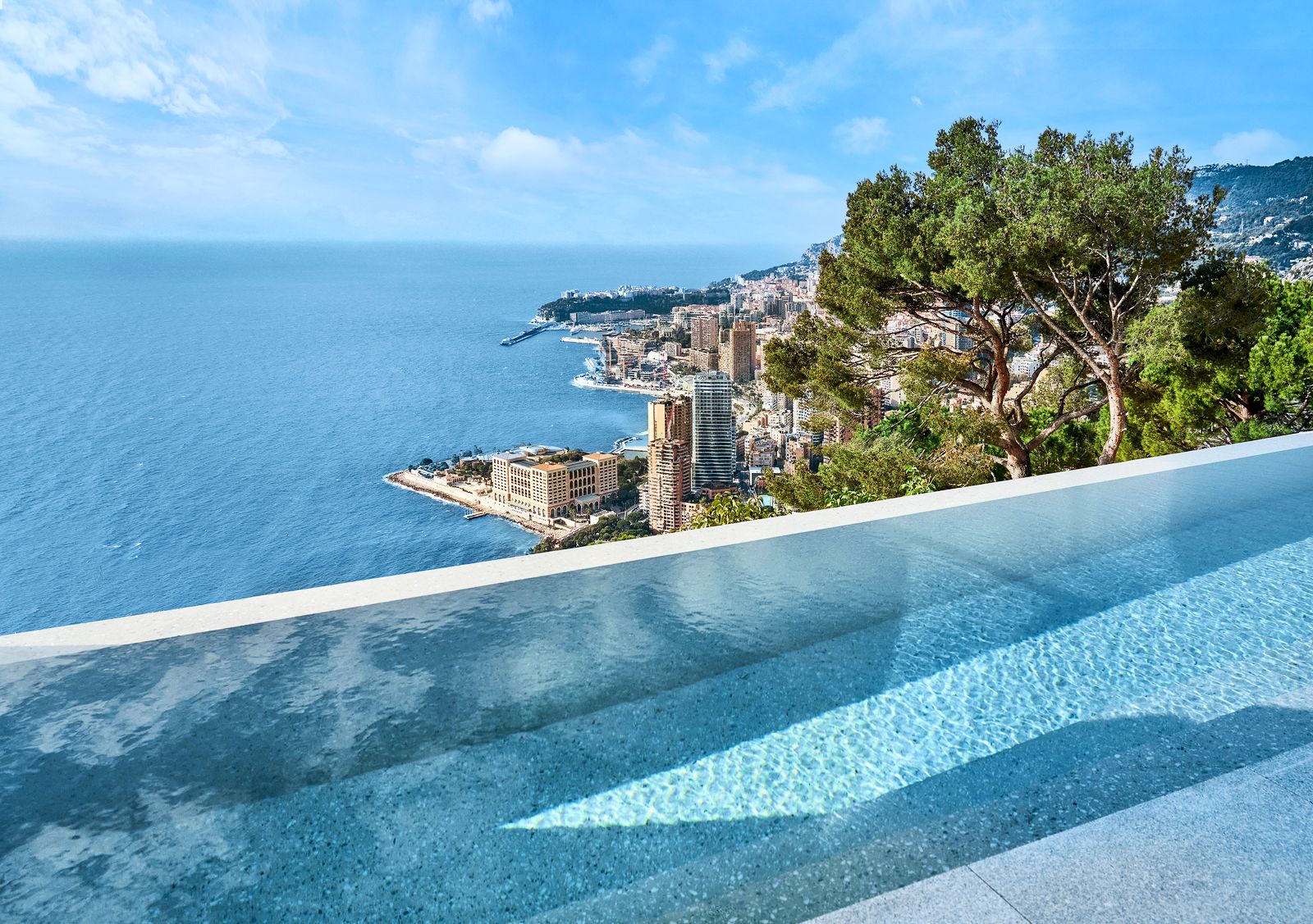 Поп-ап бар Gucci открыт на верхнем этаже отеля The Maybourne Riviera в Рокбрюн-Кап-Мартен, фото 3 Поп-ап бар Gucci на верхнем этаже отеля The Maybourne Riviera в Рокбрюн-Кап-Мартен, фото 3