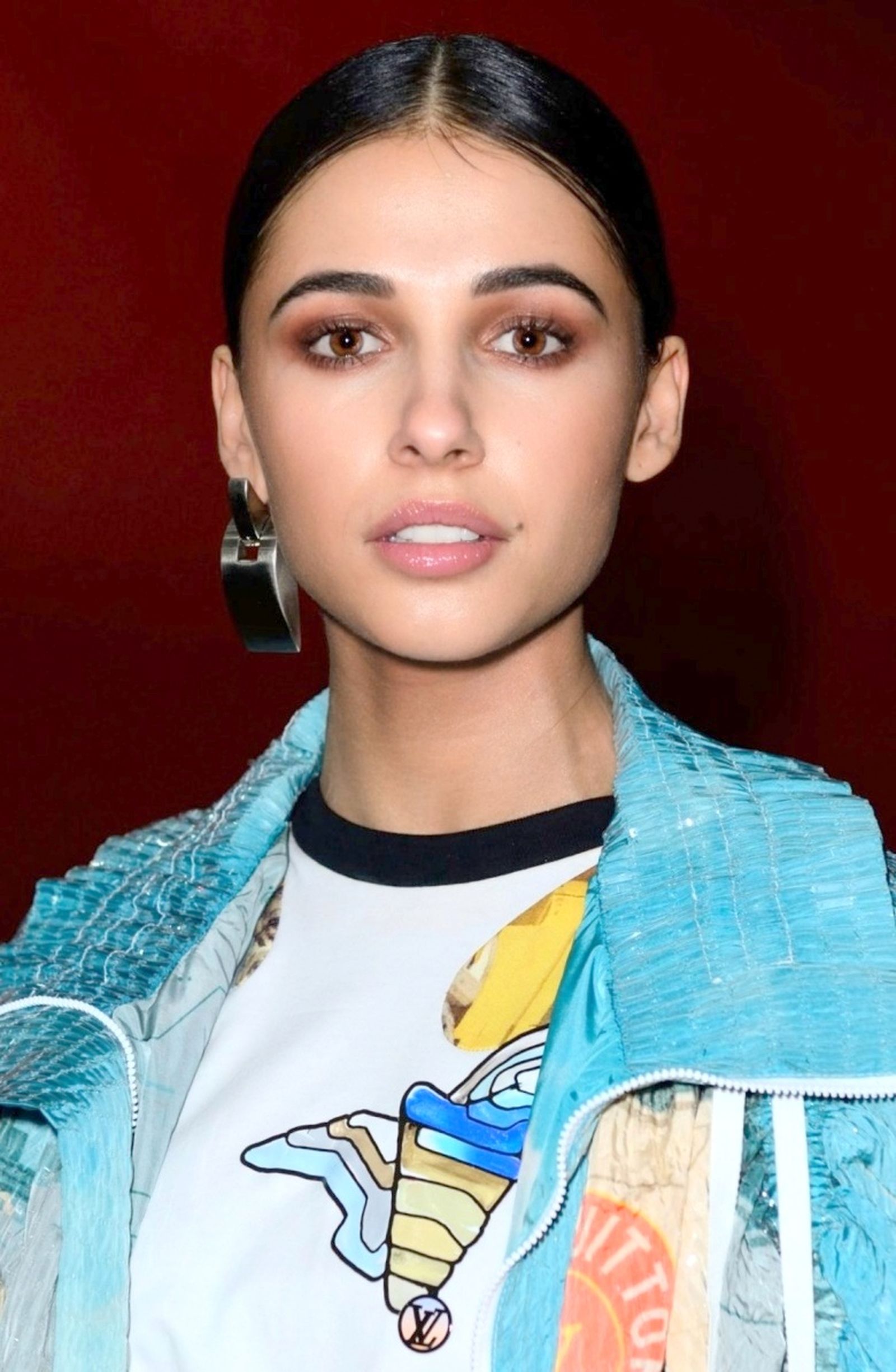 Актриса Наоми Скотт на шоу Louis Vuitton F/W 2019/20, фото 2 Наоми Скотт на шоу Louis Vuitton F/W 2019/20, фото 2
