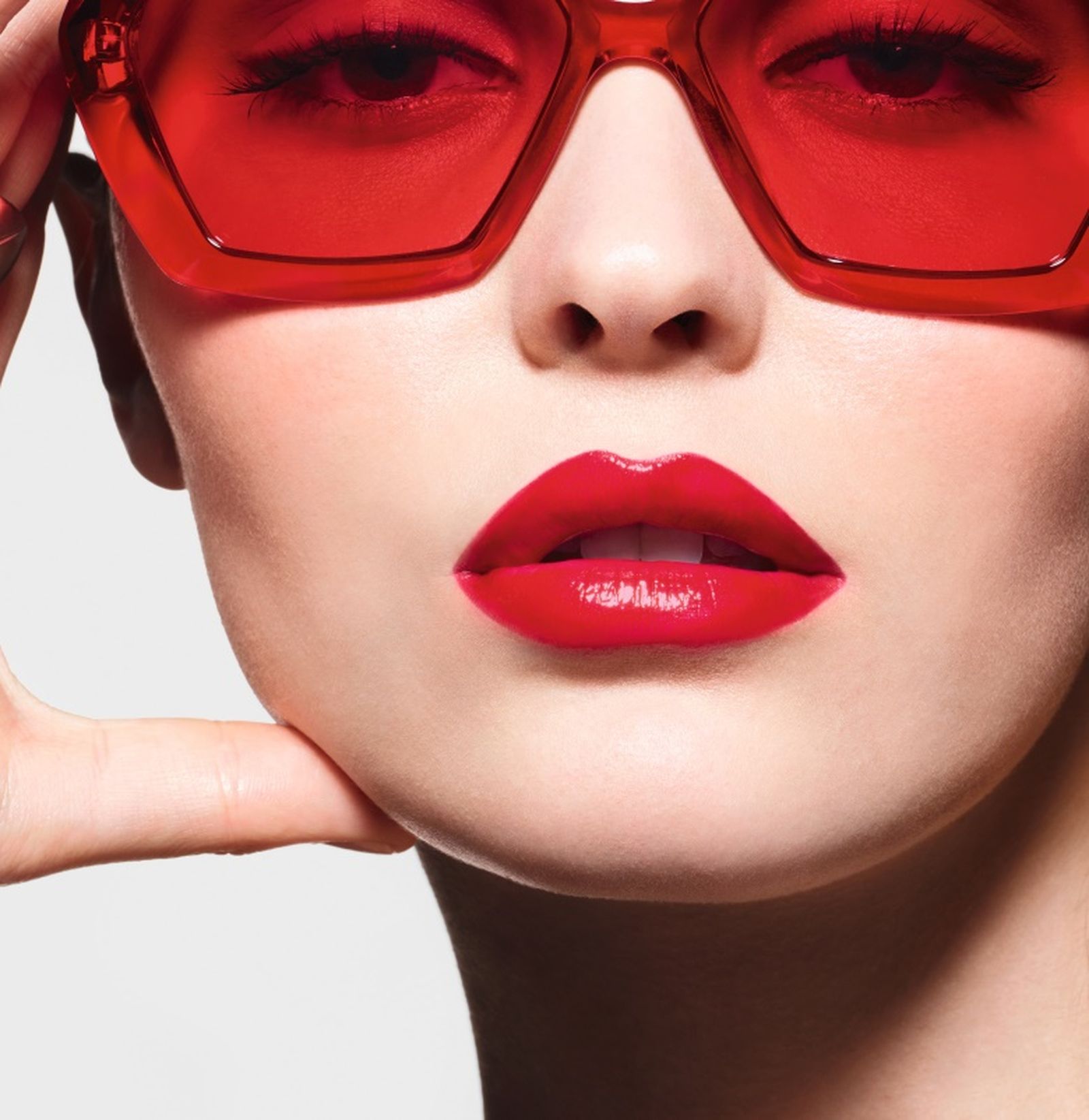 Новинка макияжа Chanel: увлажняющая помада-блеск для губ Rouge Coco Flash, фото 2 Увлажняющая помада-блеск для губ Rouge Coco Flash, фото 2