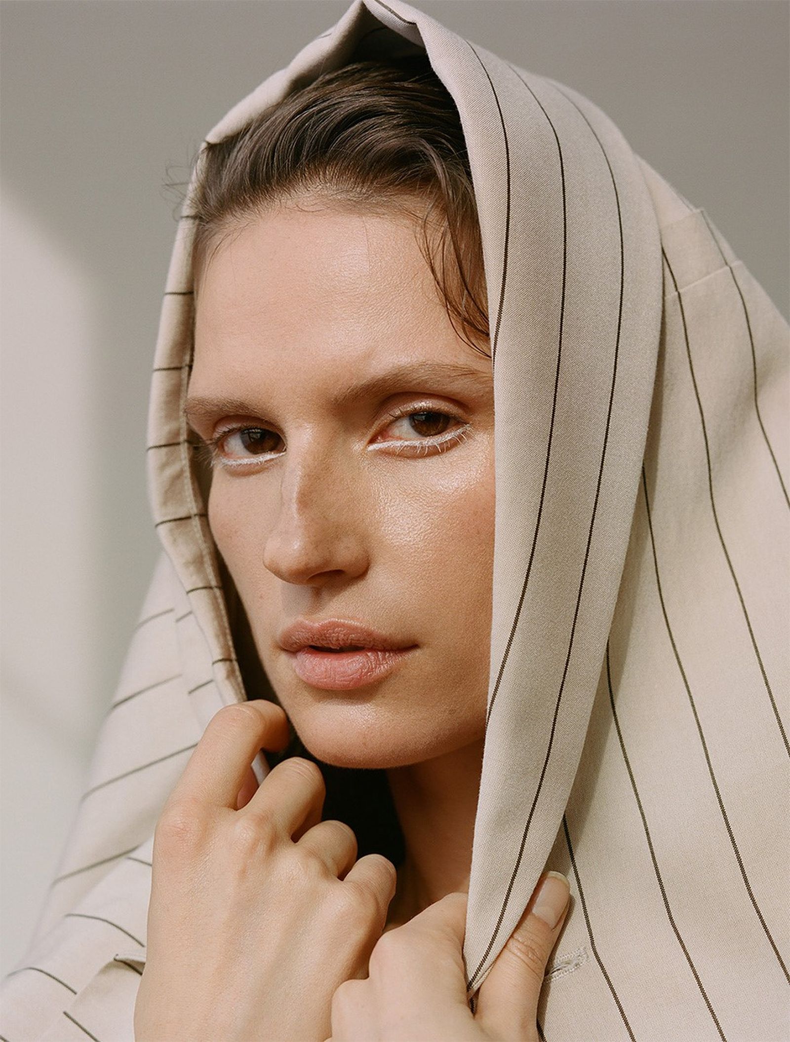 Кейт Андервуд перед объективом Эндрю Стинсона для Design Scene Magazine Beauty, фото 4 Кейт Андервуд для Design Scene Magazine Beauty, фото 4