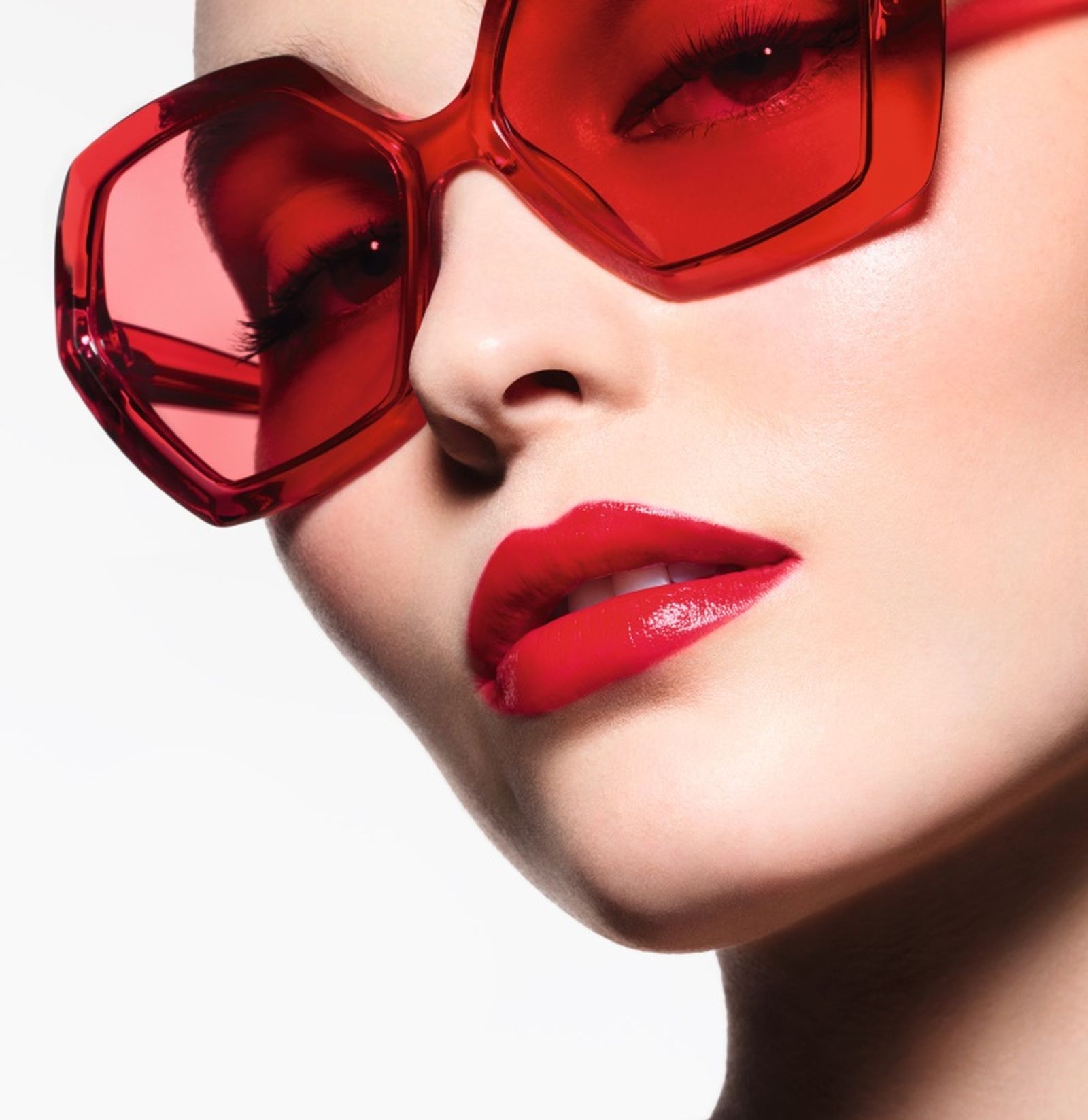Новинка макияжа Chanel: увлажняющая помада-блеск для губ Rouge Coco Flash, фото 4 Увлажняющая помада-блеск для губ Rouge Coco Flash, фото 4