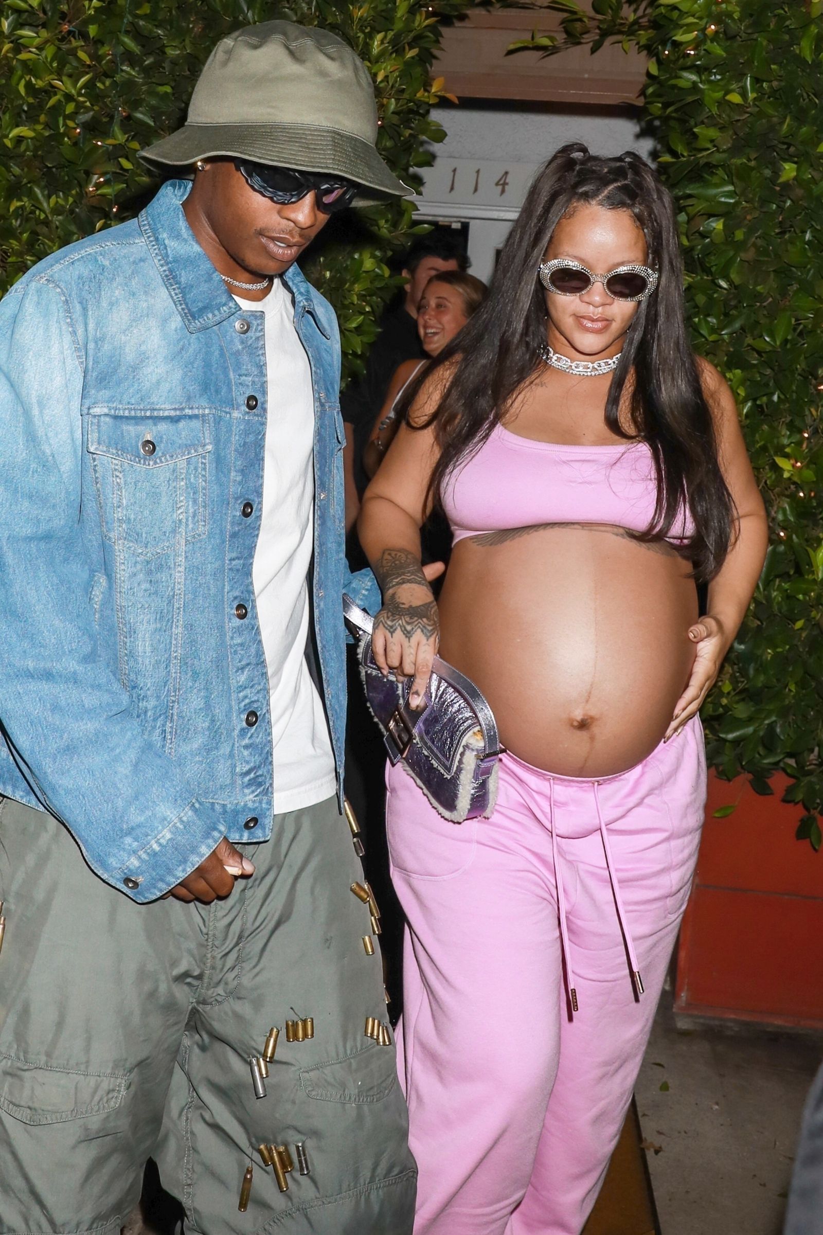 Певица Рианна и A$AP Rocky выходят из ресторана Giorgio Baldi в Санта-Монике, фото 2 Рианна и A$AP Rocky выходят из ресторана Giorgio Baldi в Санта-Монике, фото 2