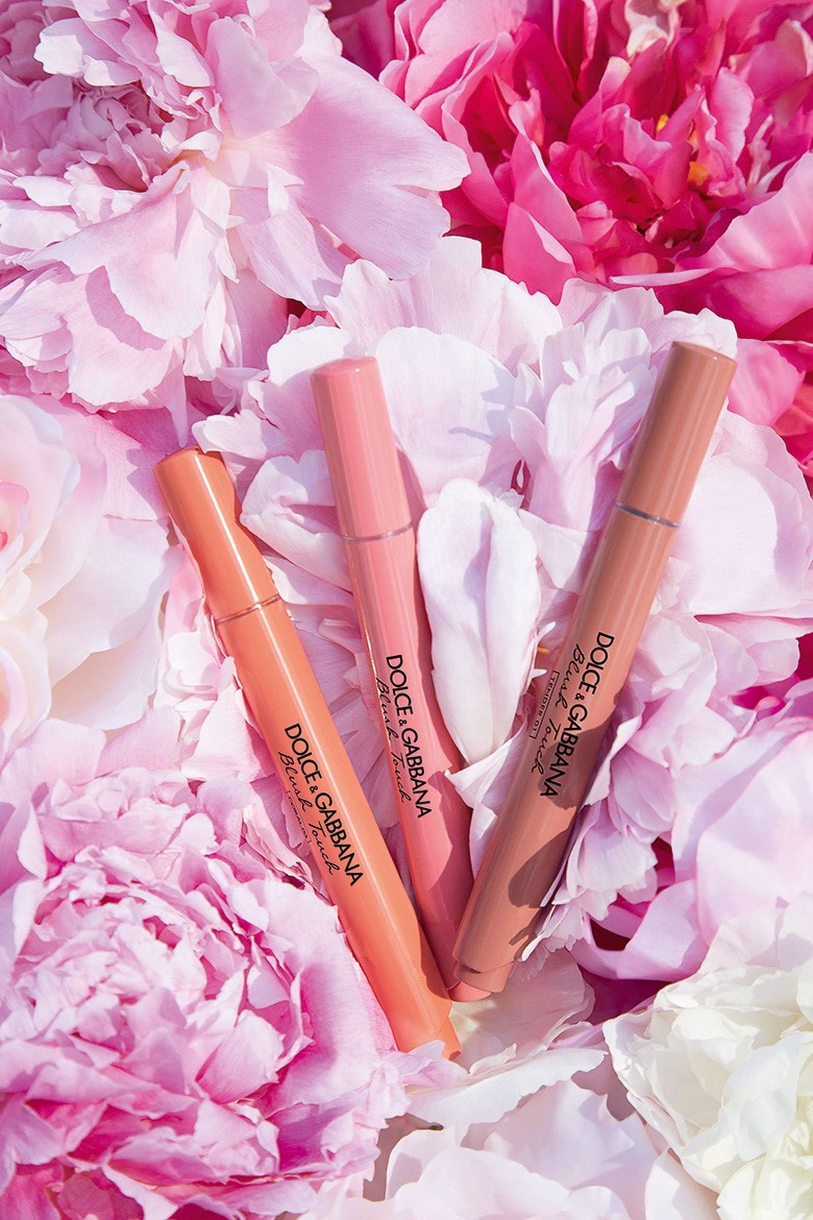Dolce & Gabbana Blush Touch Dolce & Gabbana, румяна-карандаш с мягким аппликатором Blush Touch