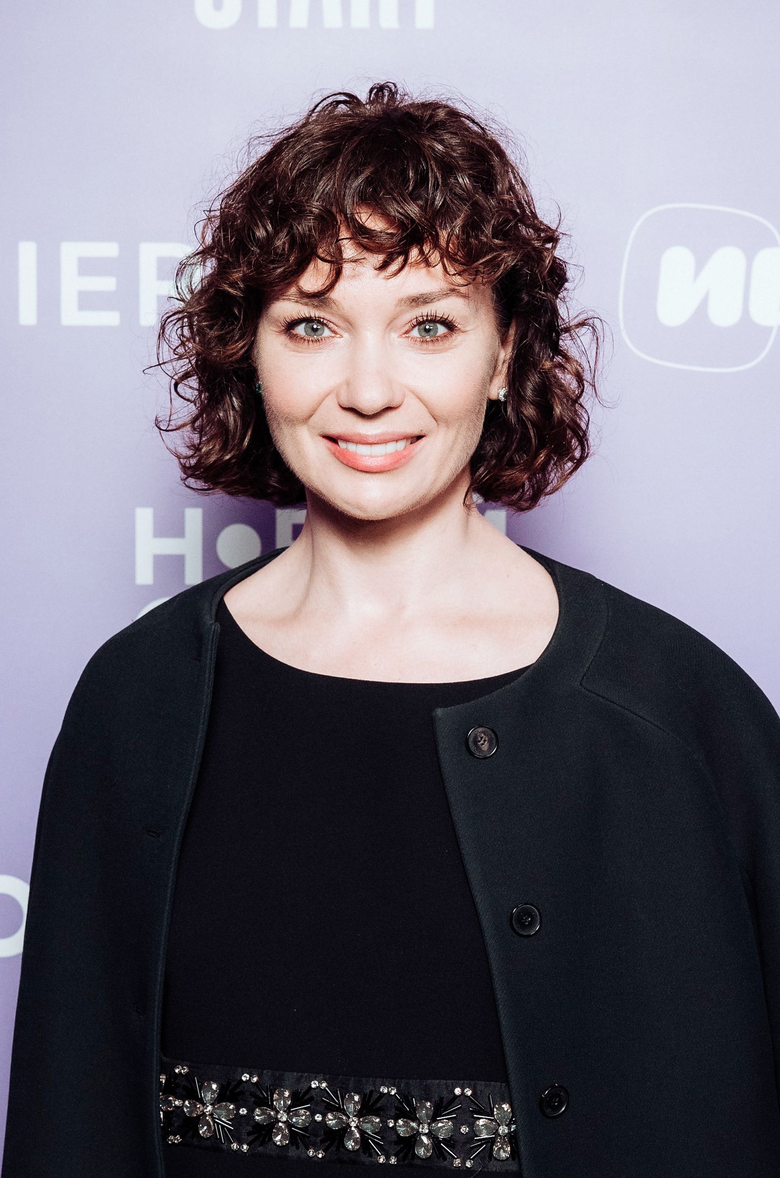 Евгения Милова на открытии фестиваля онлайн-кинотеатров «Новый сезон», 7 сентября 2023 г., фото 2 Евгения Милова на открытии фестиваля онлайн-кинотеатров «Новый сезон» на курорте «Роза Хутор», 7 сентября 2023 г., фото 2