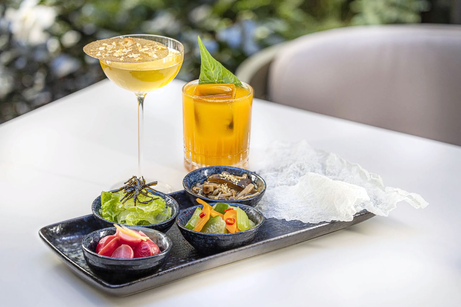 Новая коктейльная карта Bar 8 парижского отеля Mandarin Oriental, фото 1 Новая коктейльная карта Bar 8 отеля Mandarin Oriental, фото 1