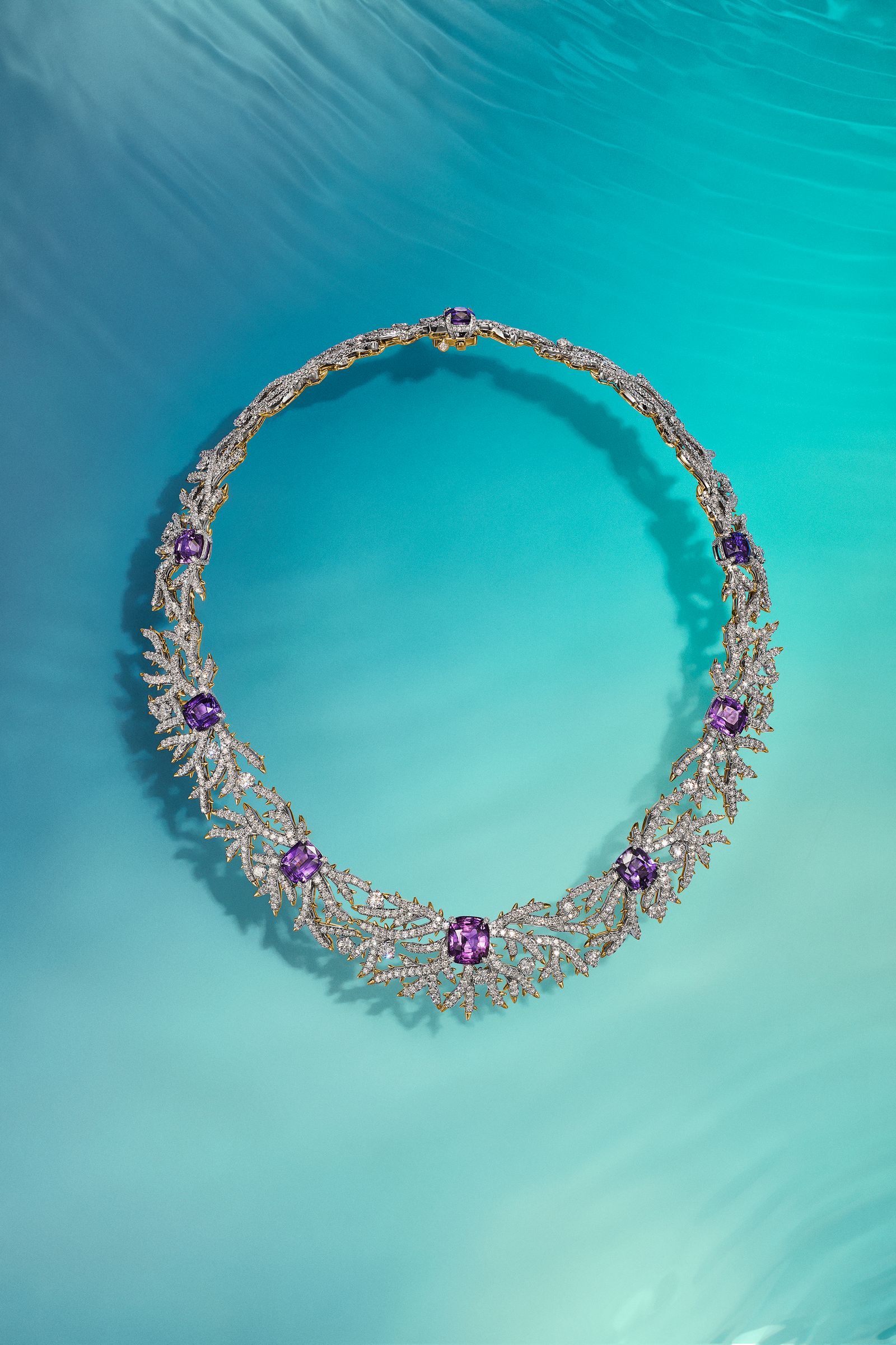 Ожерелье Coral с неограненными фиолетовыми сапфирами из коллекции Tiffany Blue Book 2023 Ожерелье Coral из коллекции Tiffany Blue Book 2023