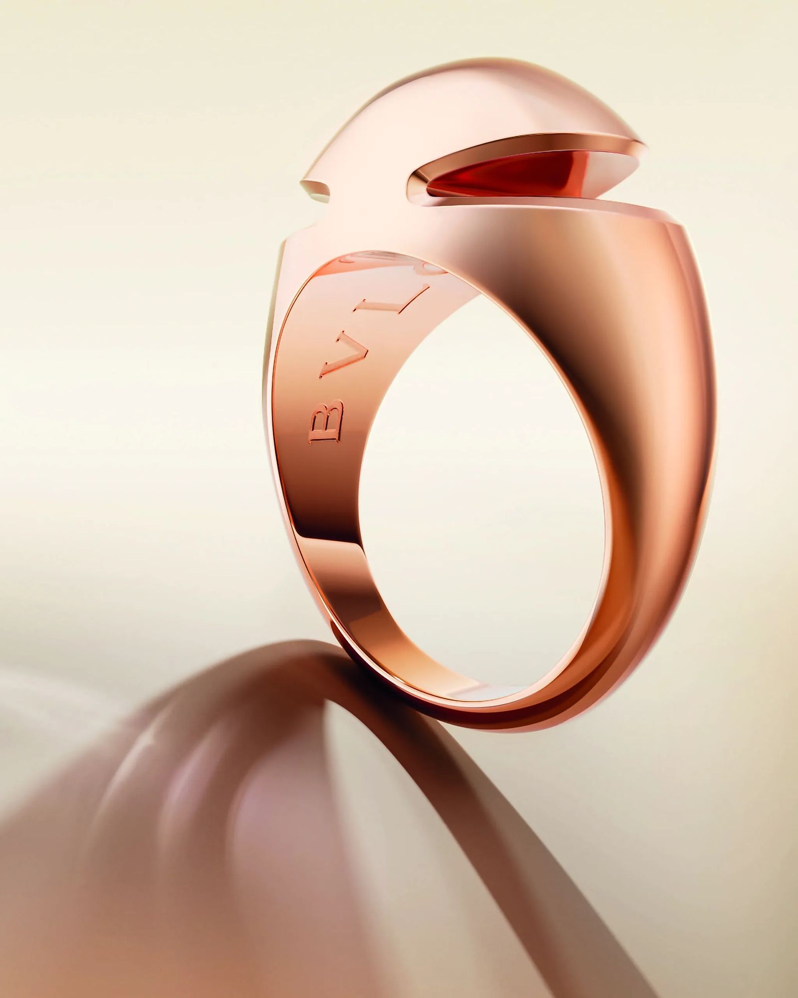 Кольцо Булгари Кабошон розовое золото Коллекция Bvlgari Cabochon, фото 10