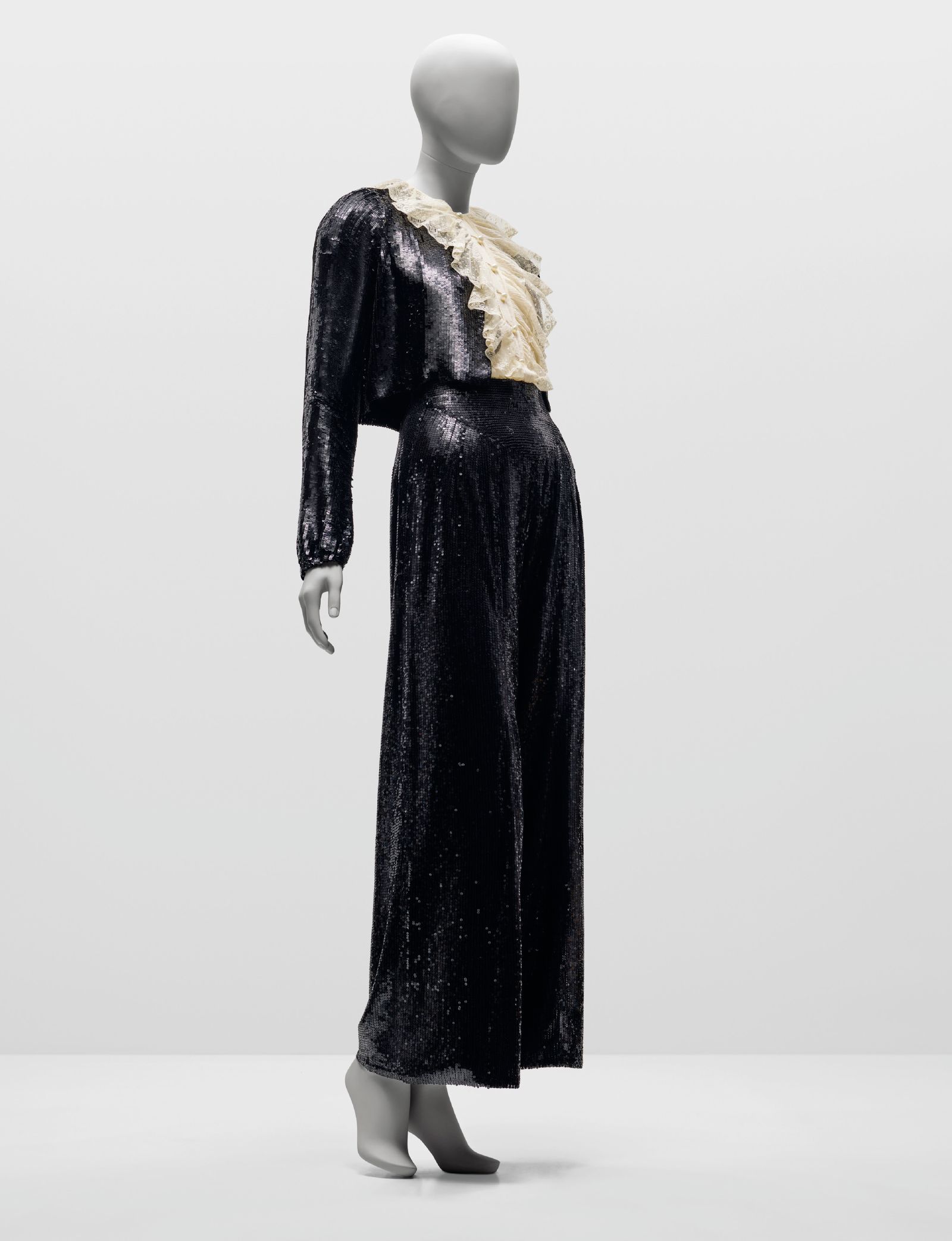 Габриэль Шанель книга 2023 платье Chanel с пайетками 1937 фото Книга Gabrielle Chanel, фото 5