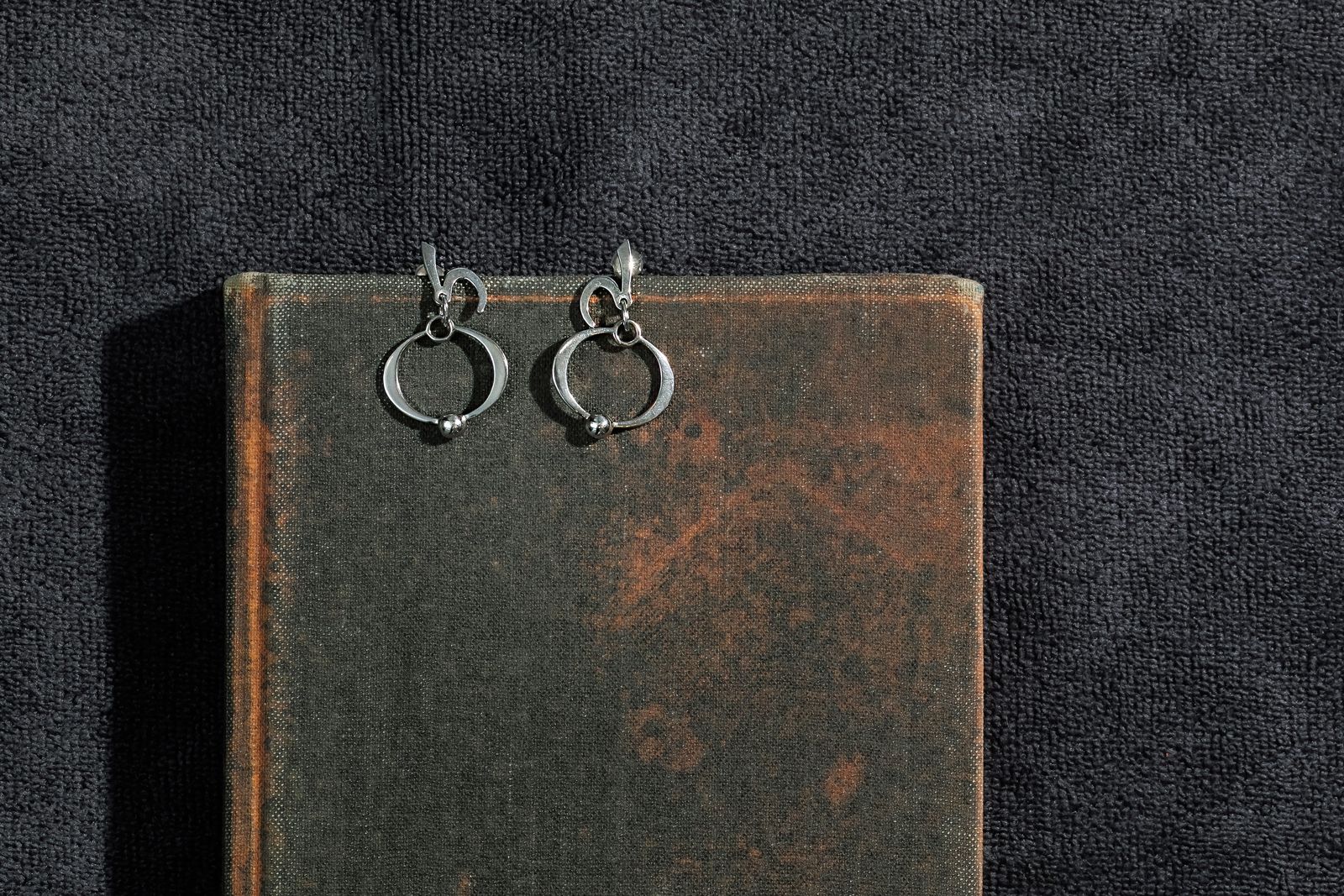 Анна Лопаткина, Коллекция «Буквицы», серьги Музей-заповедник «Коломенское»: ювелирные украшения. Фото 2