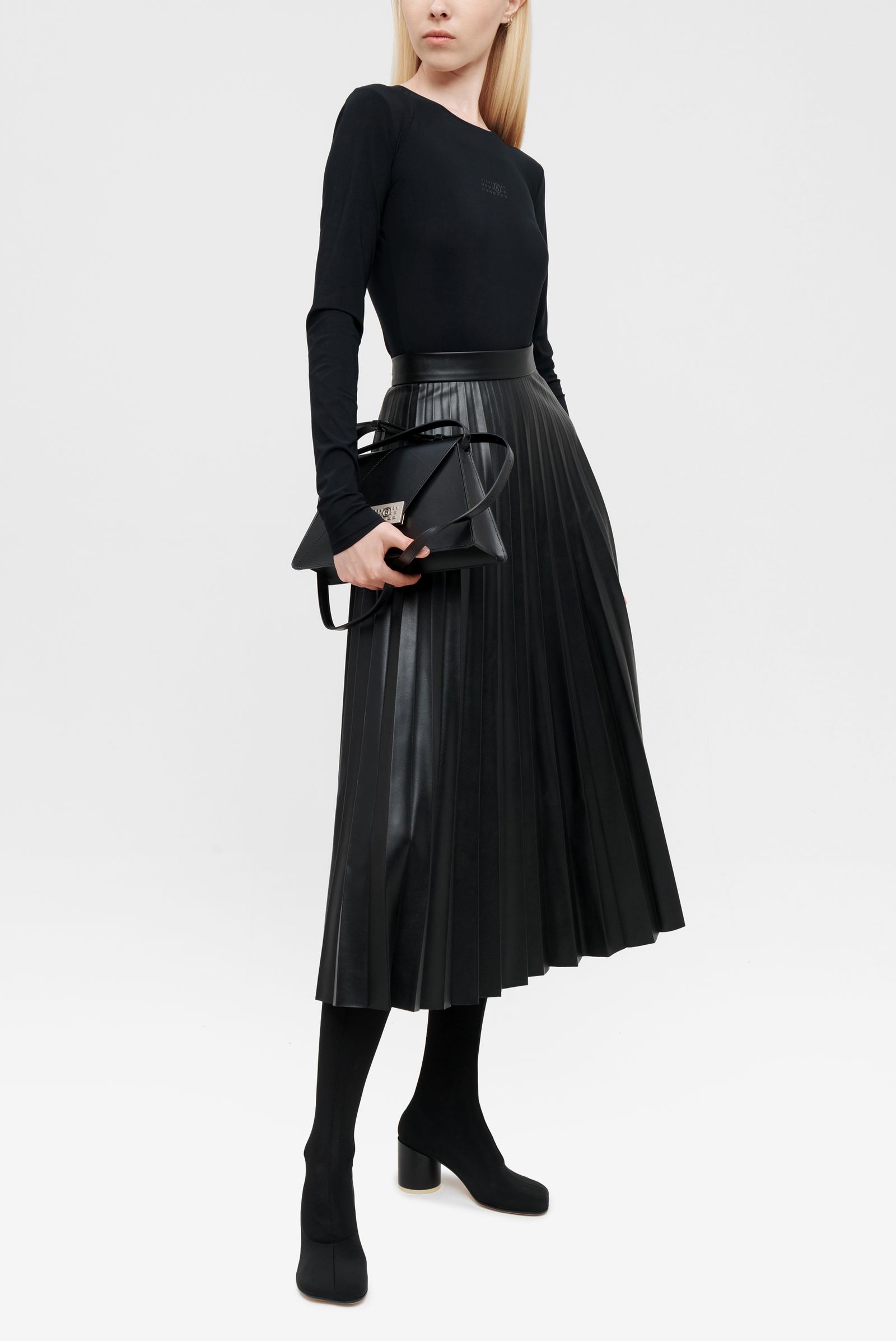 Плиссированная юбка MM6 Maison Margiela Тенденции 2024/25: юбка MM6 Maison Margiela