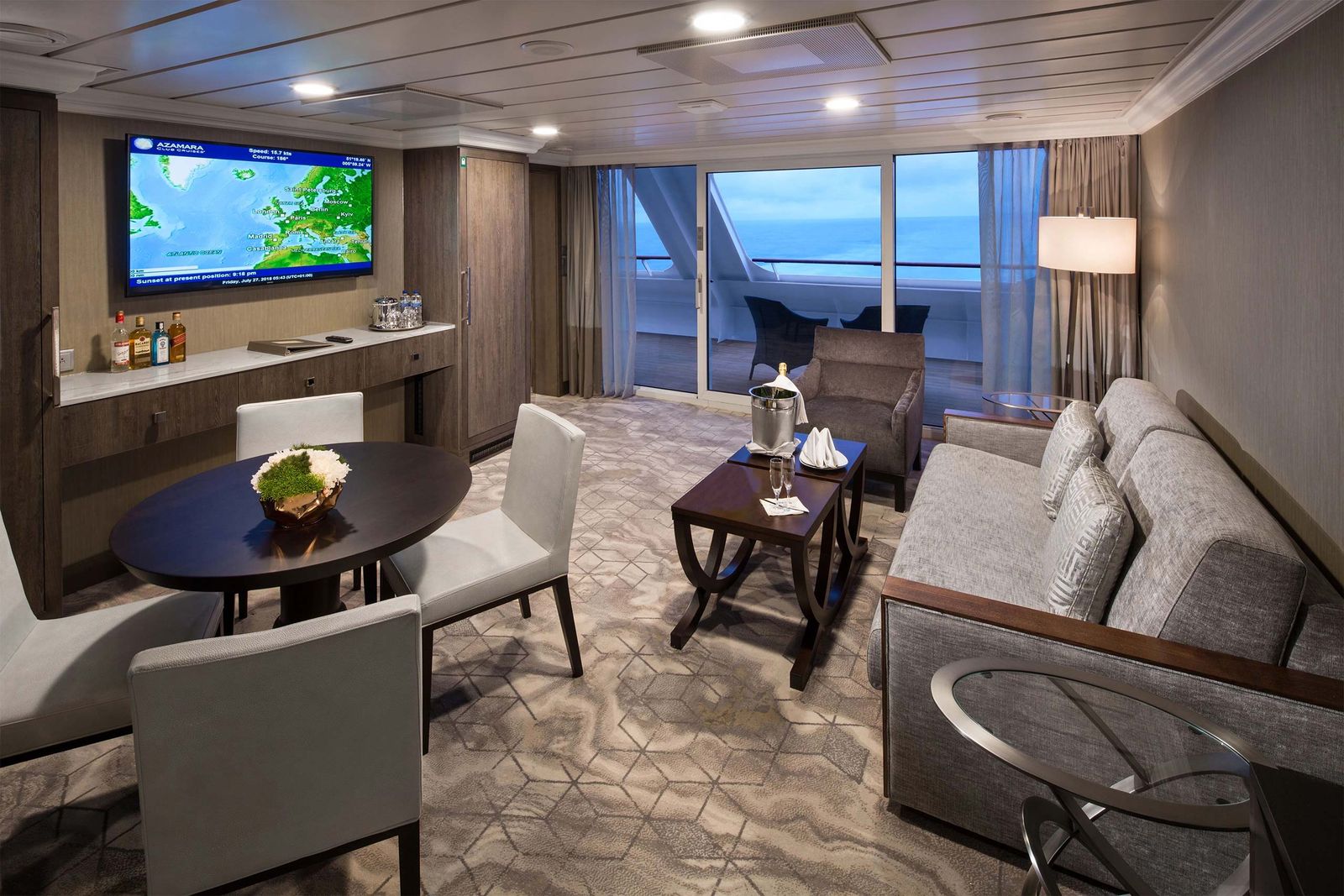 Каюта люкс на лайнере Azamara Секс-круиз по Средиземноморью 2026: каюта люкс