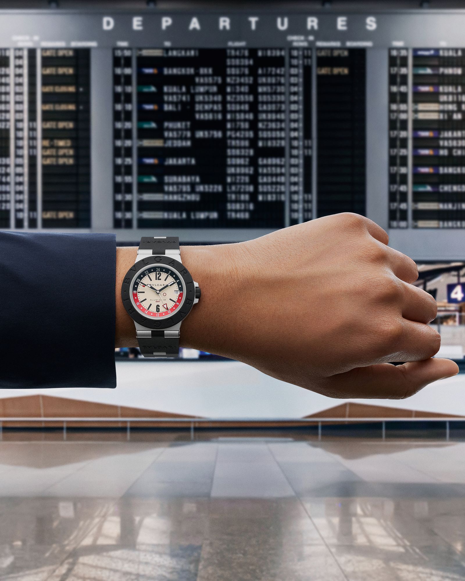 Часы Bulgari 2024: Black GMT Коллекция часов из алюминия Bvlgari 2024: Black GMT