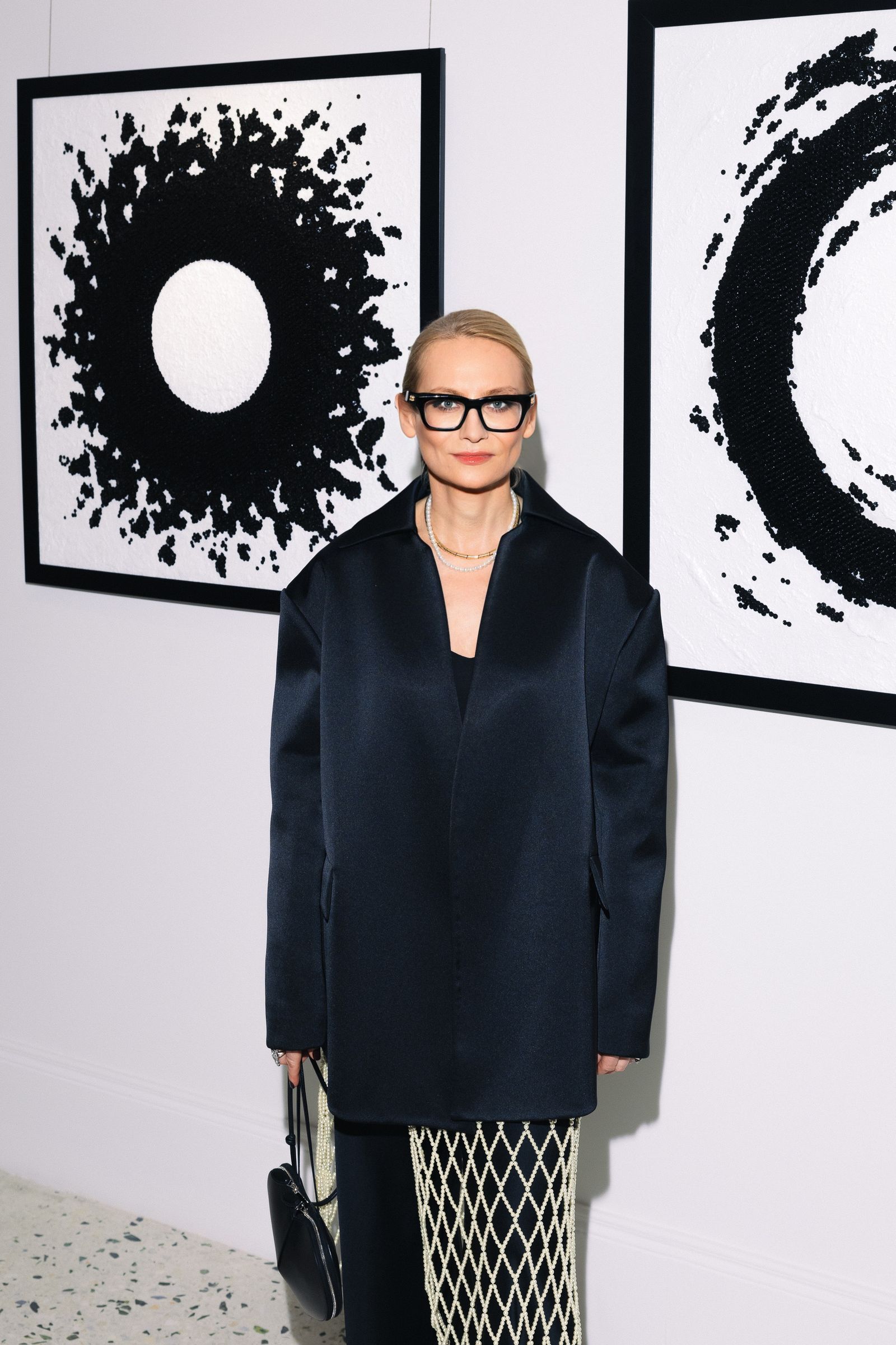 Вернисаж в Askeri Gallery: Эвелина Хромченко Эвелина Хромченко в Askeri Gallery на вернисаже арт-проекта «My blooming soul»
