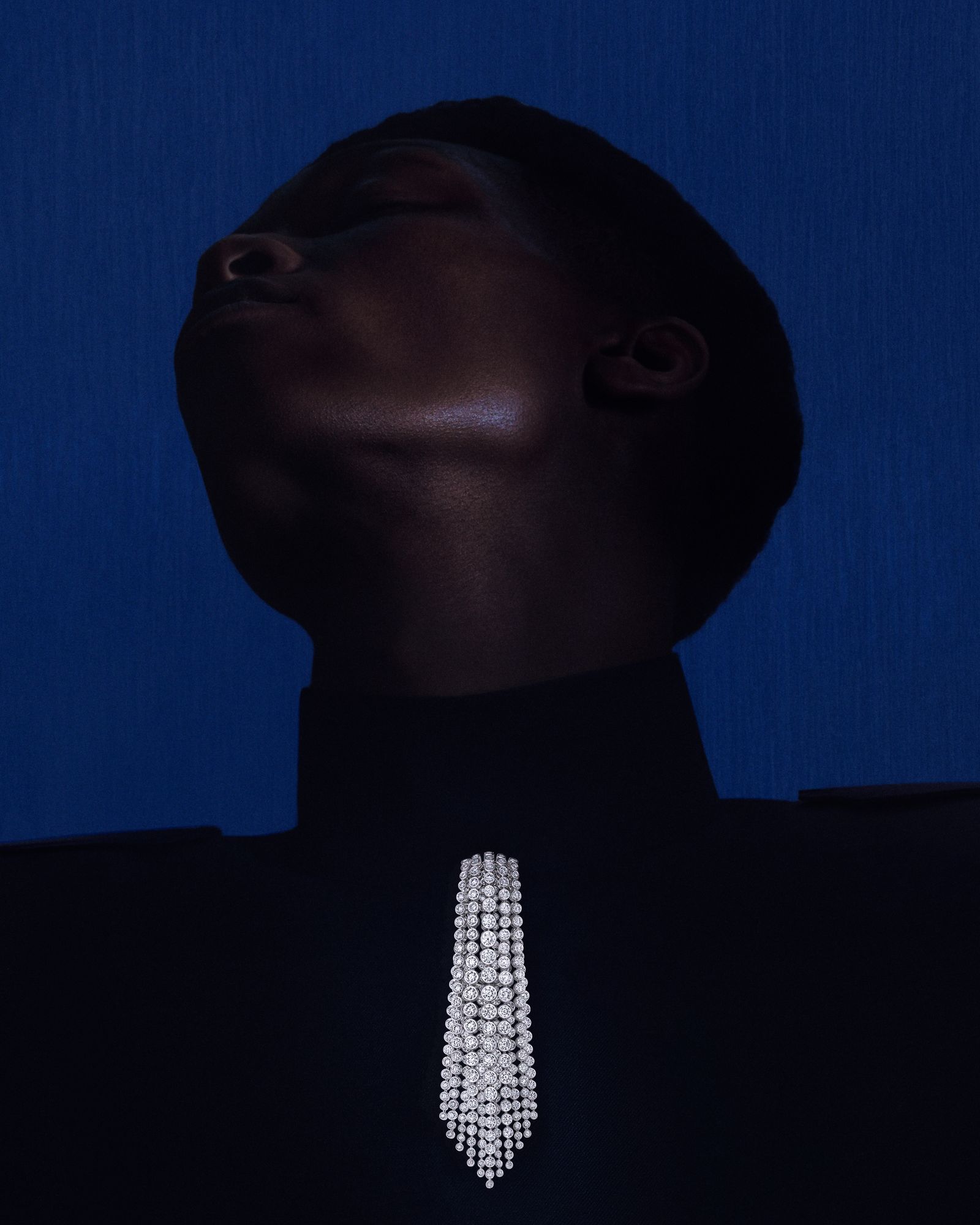 Украшения Бушерон «Or Bleu»: брошь Flots Коллекция Carte Blanche Boucheron 2024: брошь Flots