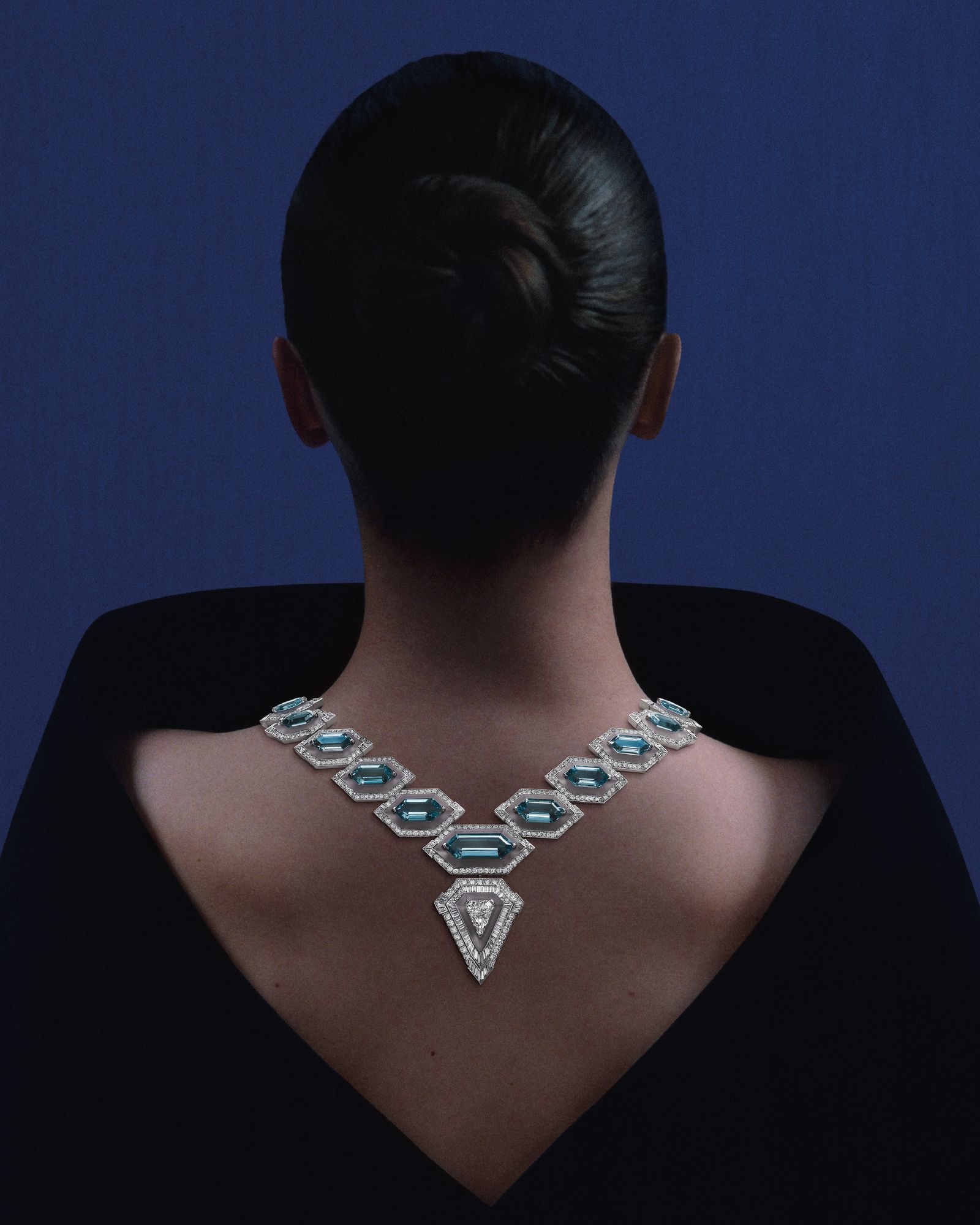 Украшения Бушерон «Or Bleu»: колье Cristaux Коллекция Carte Blanche Boucheron 2024: колье Cristaux