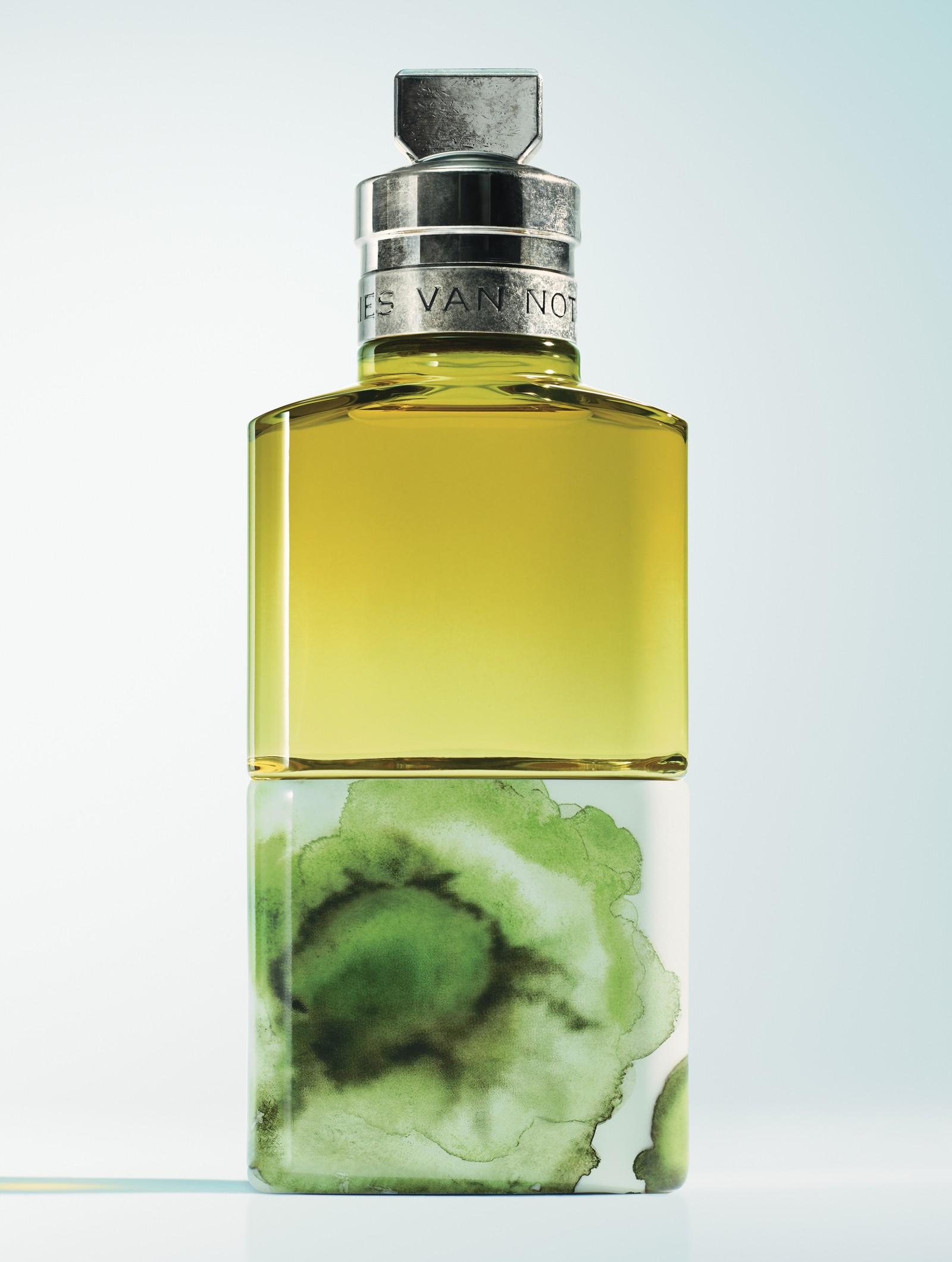 Аромат Vanille Camouflage от Dries Van Noten Новые ароматы Dries Van Noten 2024: Vanille Camouflage