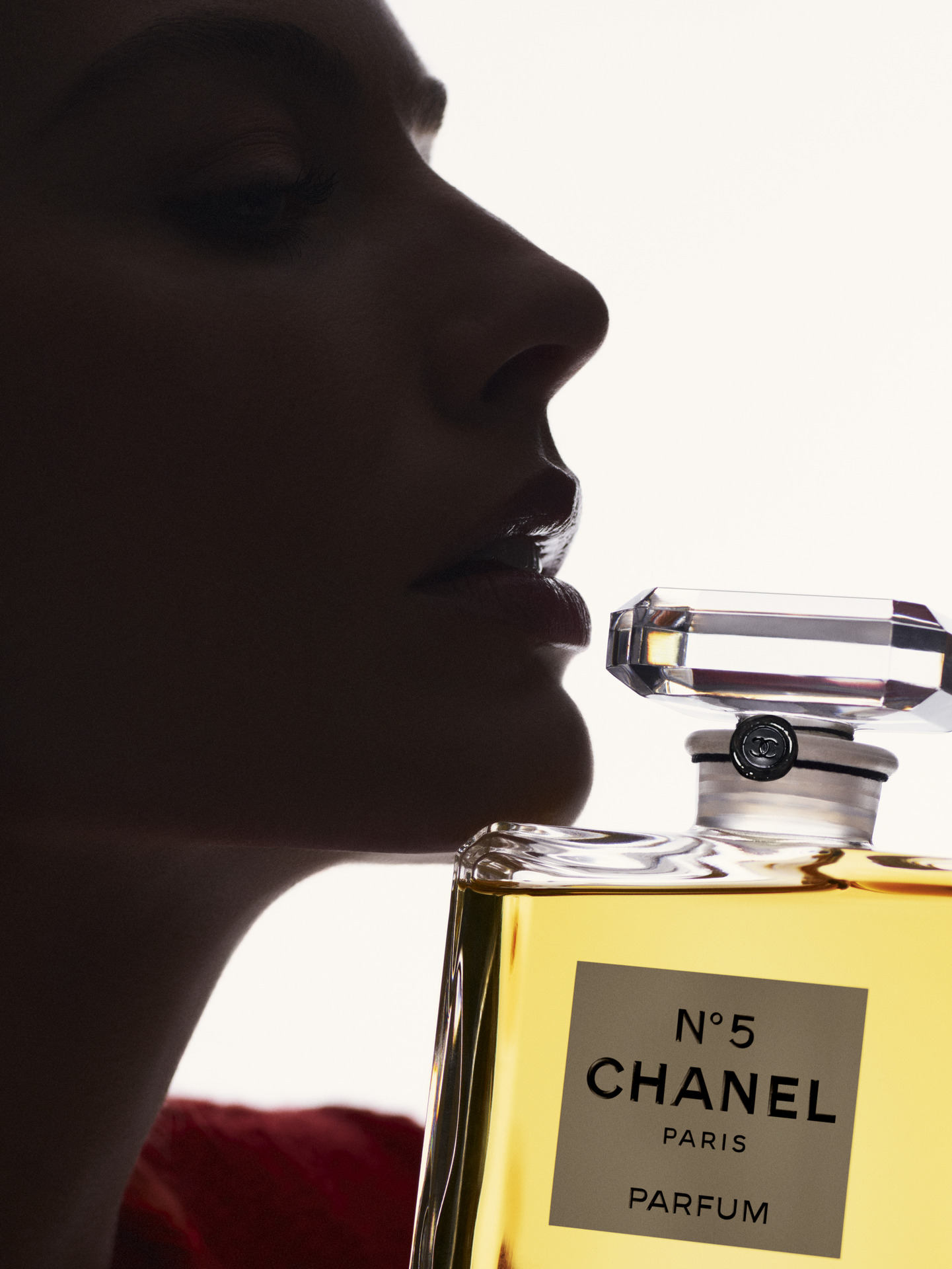 Новое лицо аромата Chanel N°5 — актриса Марго Робби Margot Robbie Chanel N°5