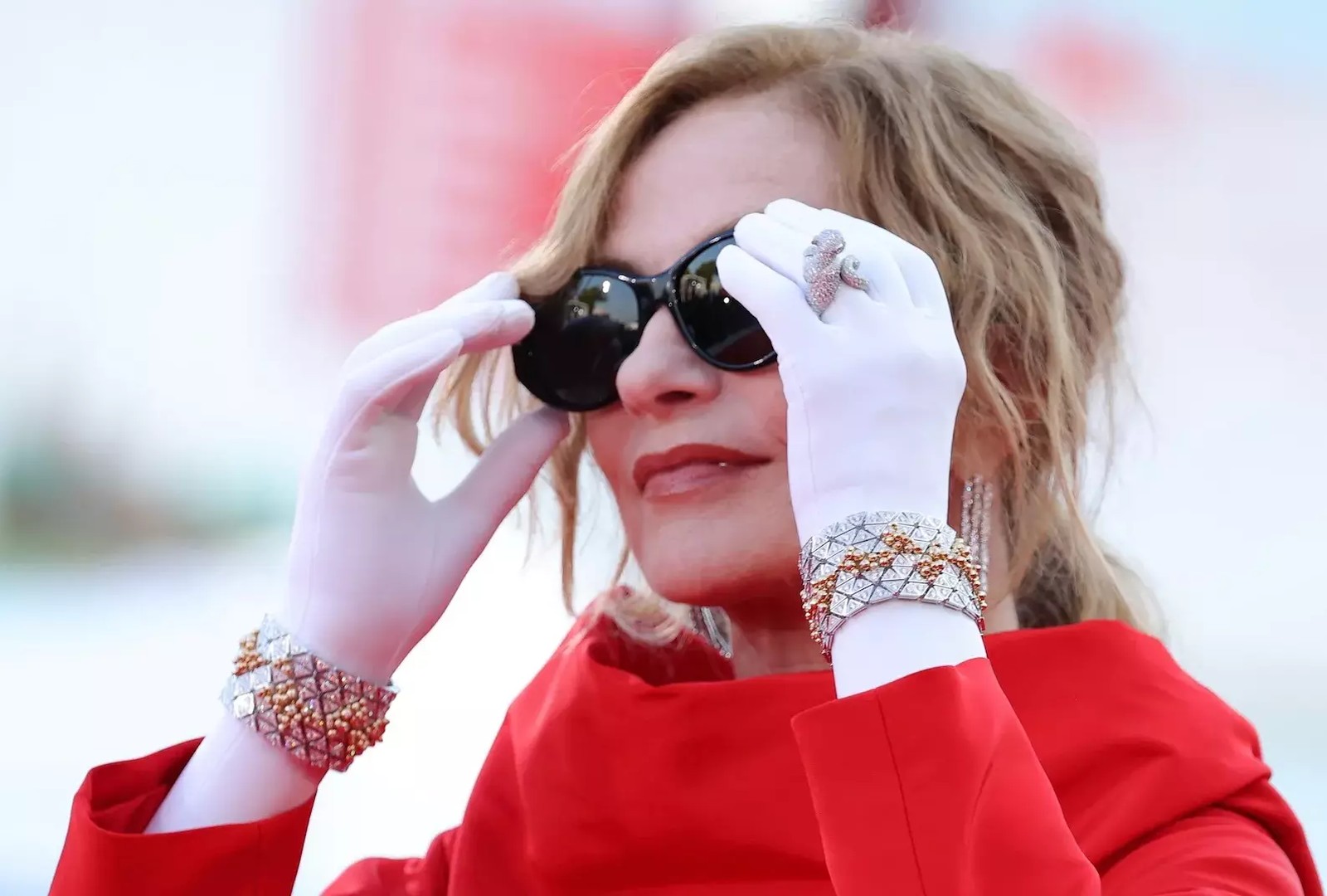 Кинофестиваль в Венеции 2024: Изабель Юппер в Cartier Украшения на кинофестивале в Венеции 2024: Изабель Юппер в Cartier