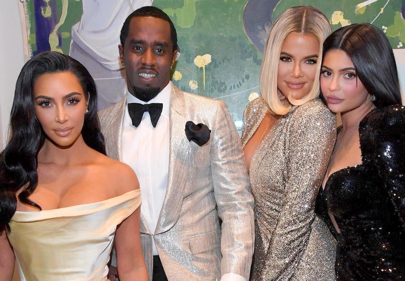 P.Diddy, Ким Кардашьян, Хлои Кардашьян и Кайли Дженнер Секс-скандал Пи Дидди: Ким Кардашьян, Пи Дидди, Хлои Кардашьян, Кайли Дженнер