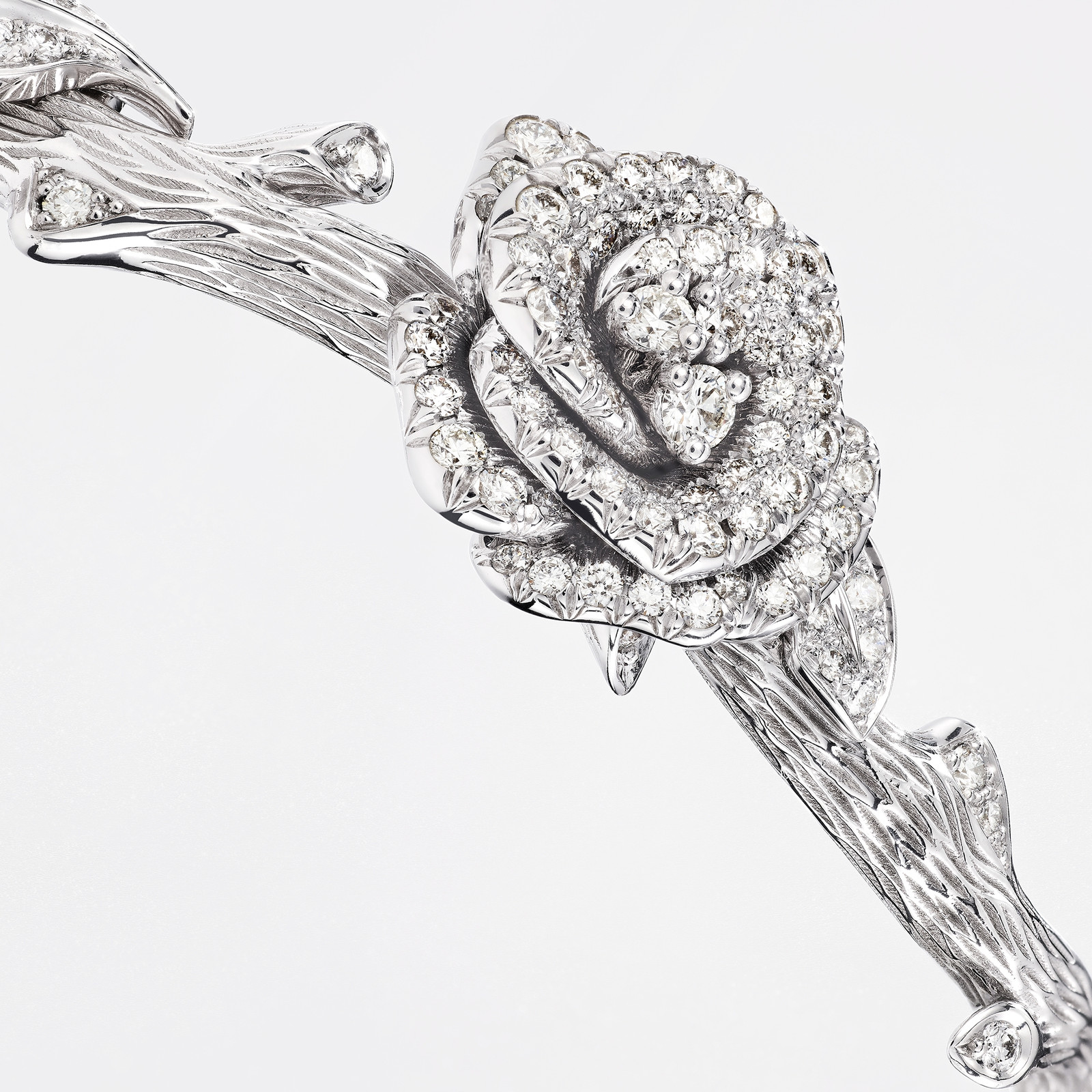 Коллекция Rose Dior Bagatelle: браслет из белого золота с бриллиантами, фото Rose Dior Bagatelle: белое золото и бриллианты, браслет