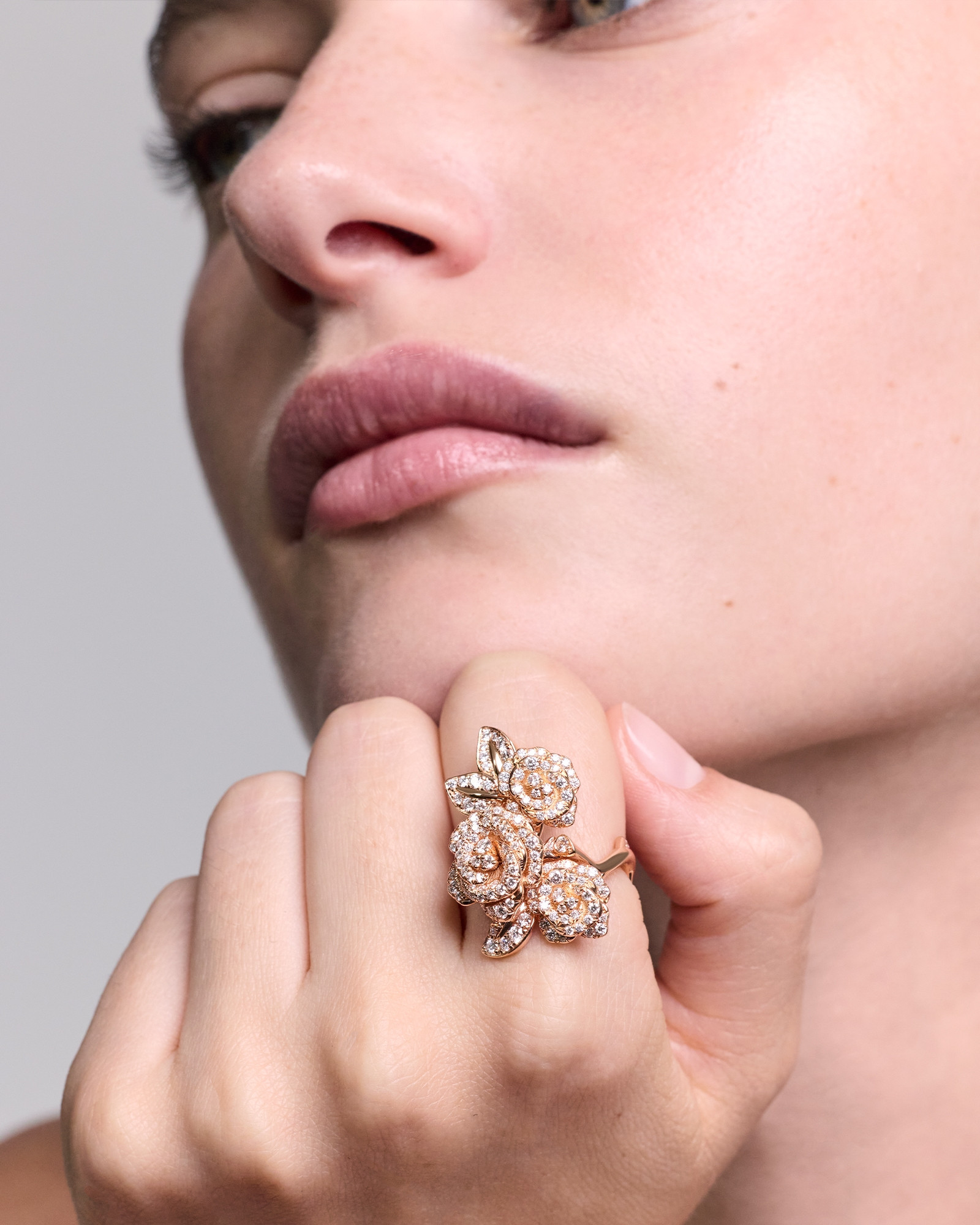 Кольцо Dior, коллекция Rose Dior Bagatelle Ювелирная коллекция Диор с розами: кольцо из розового золота и бриллиантов