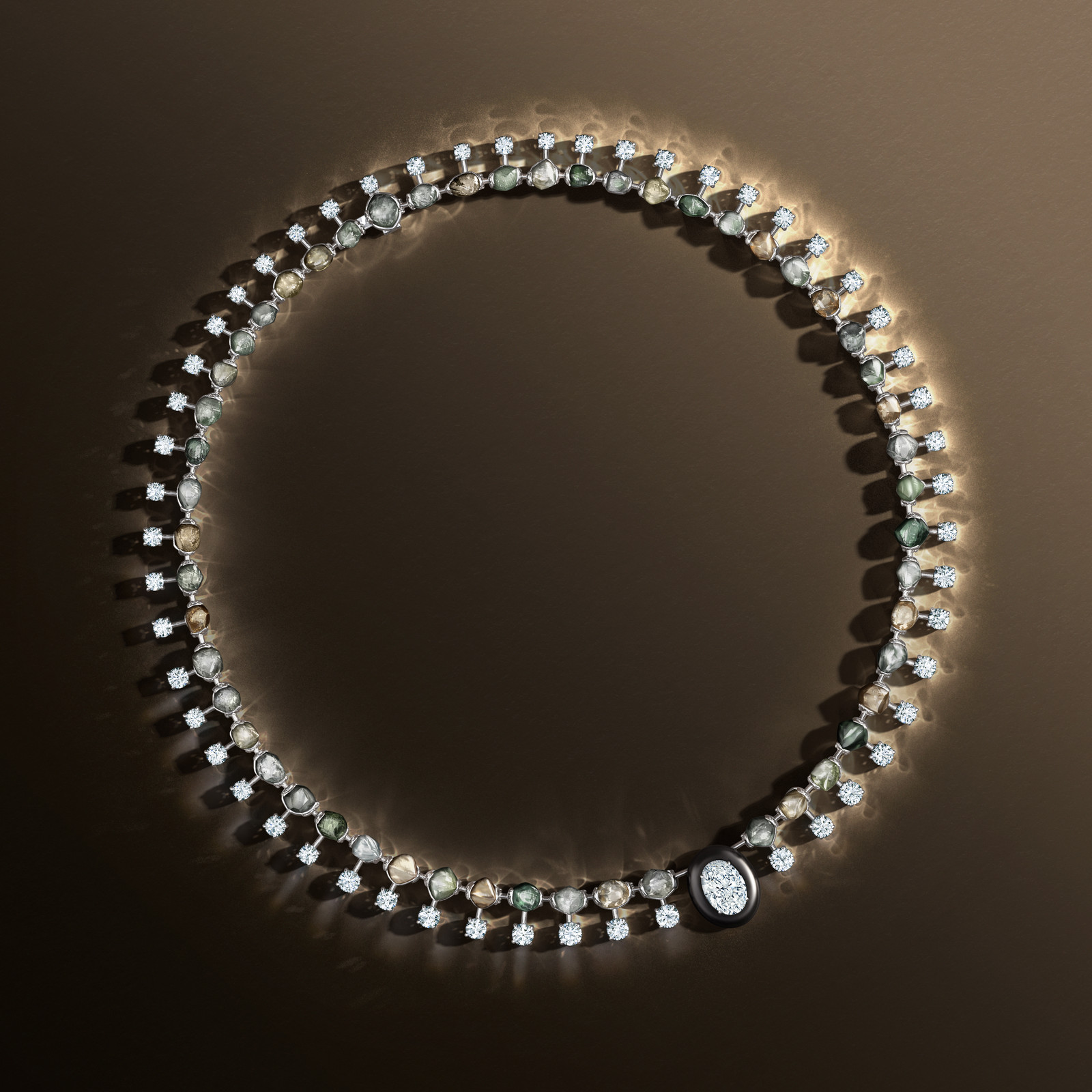 De Beers, коллекция Essence of Nature 2025, колье Embrace Колье Де Бирс, Essence of Nature Embrace